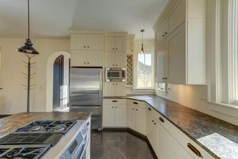 Kitchen/Kitchenette in South Main Residences by Surf Hotel