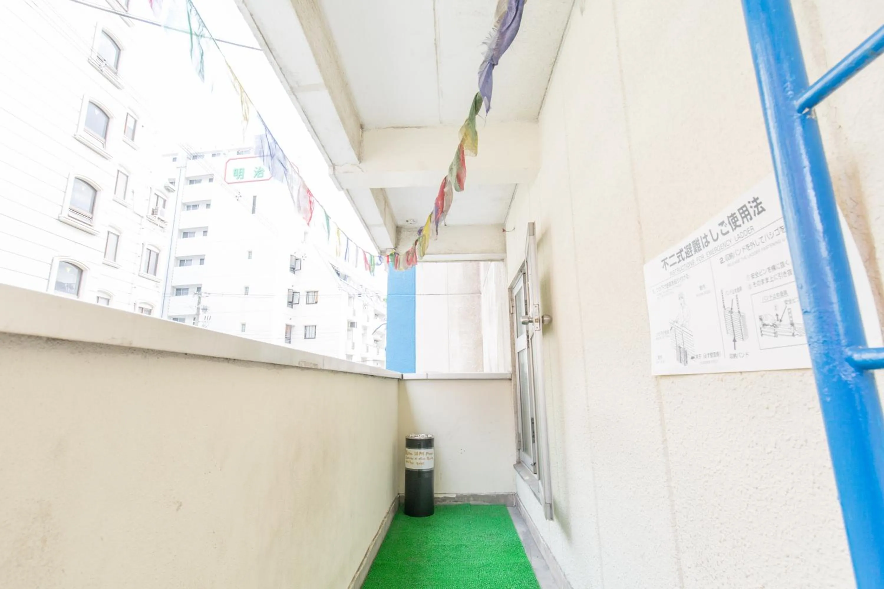 Balcony/Terrace in Backpackers Hotel Toyo