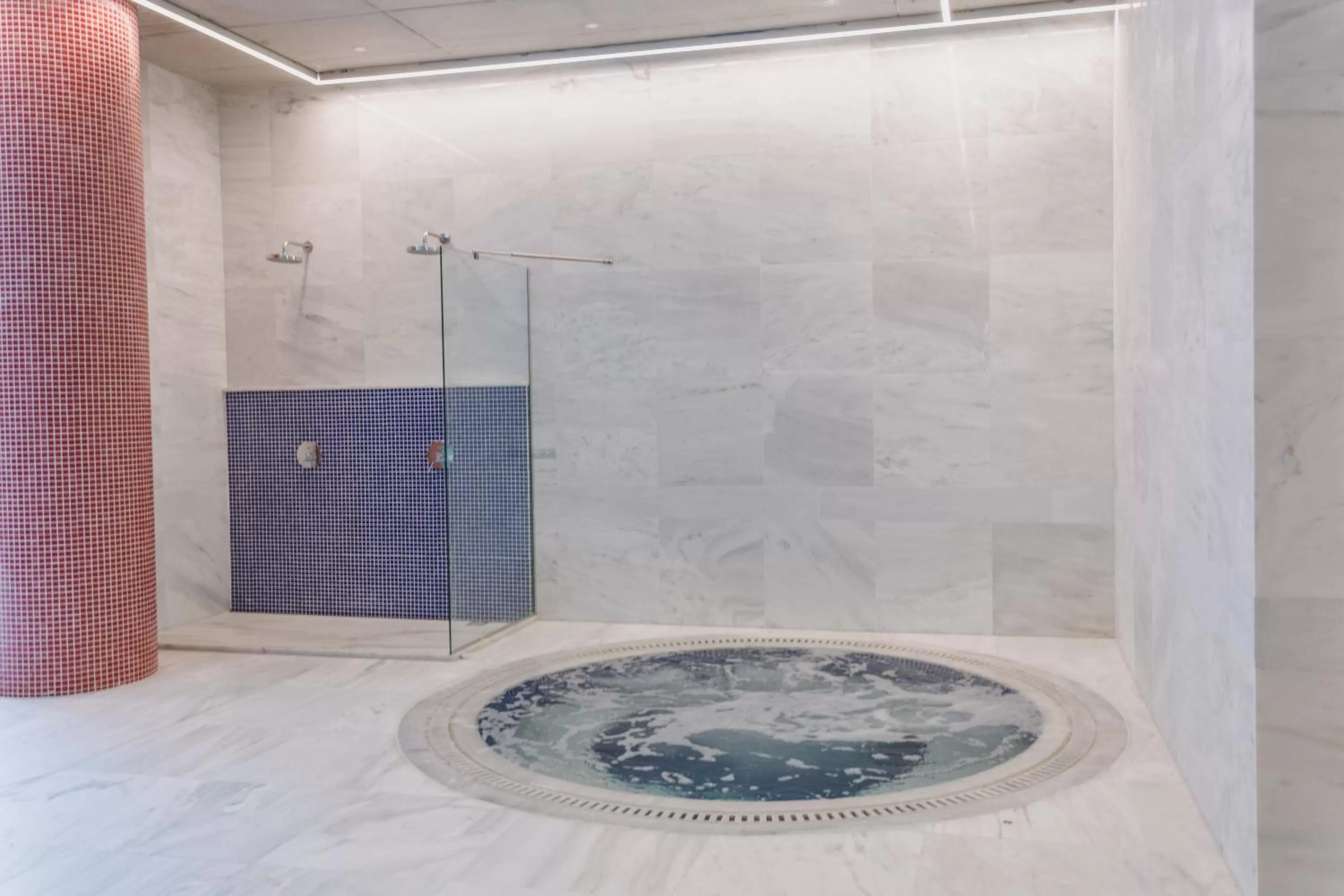 Hot Tub in Elysia Park