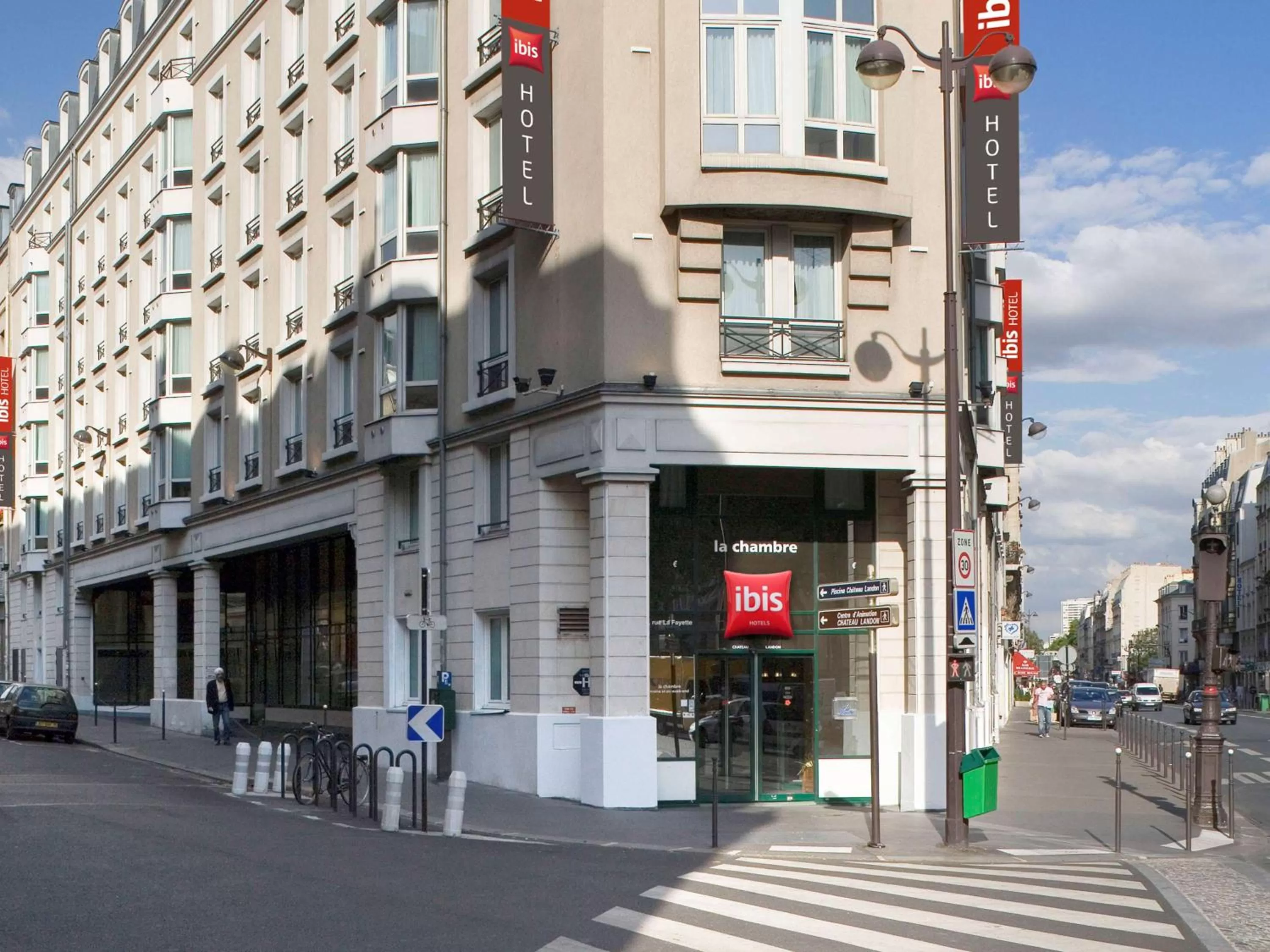 Property building in ibis Paris Gare du Nord Château Landon 10ème
