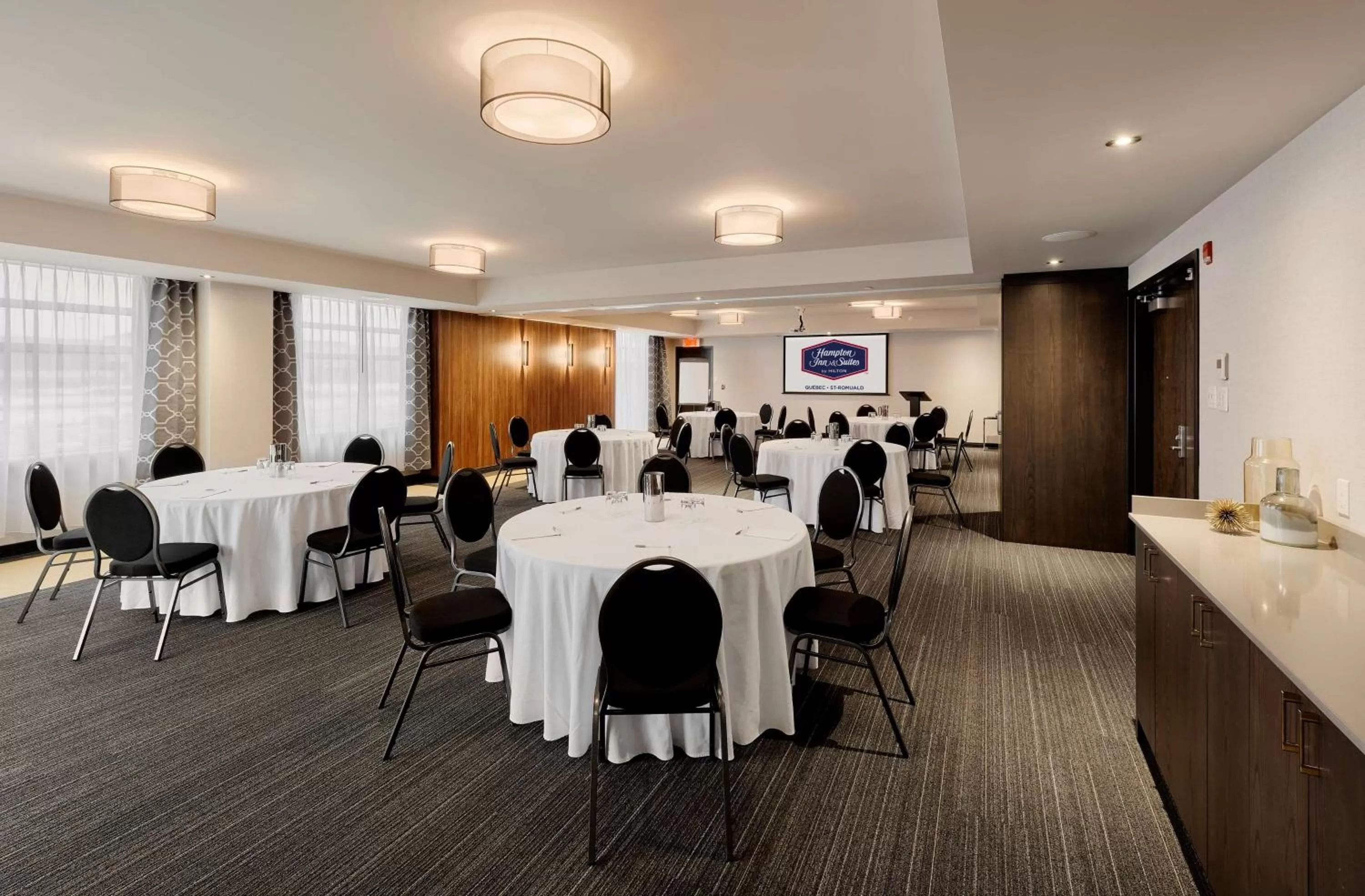 Meeting/conference room in Hampton Inn & Suites by Hilton Quebec City Levis