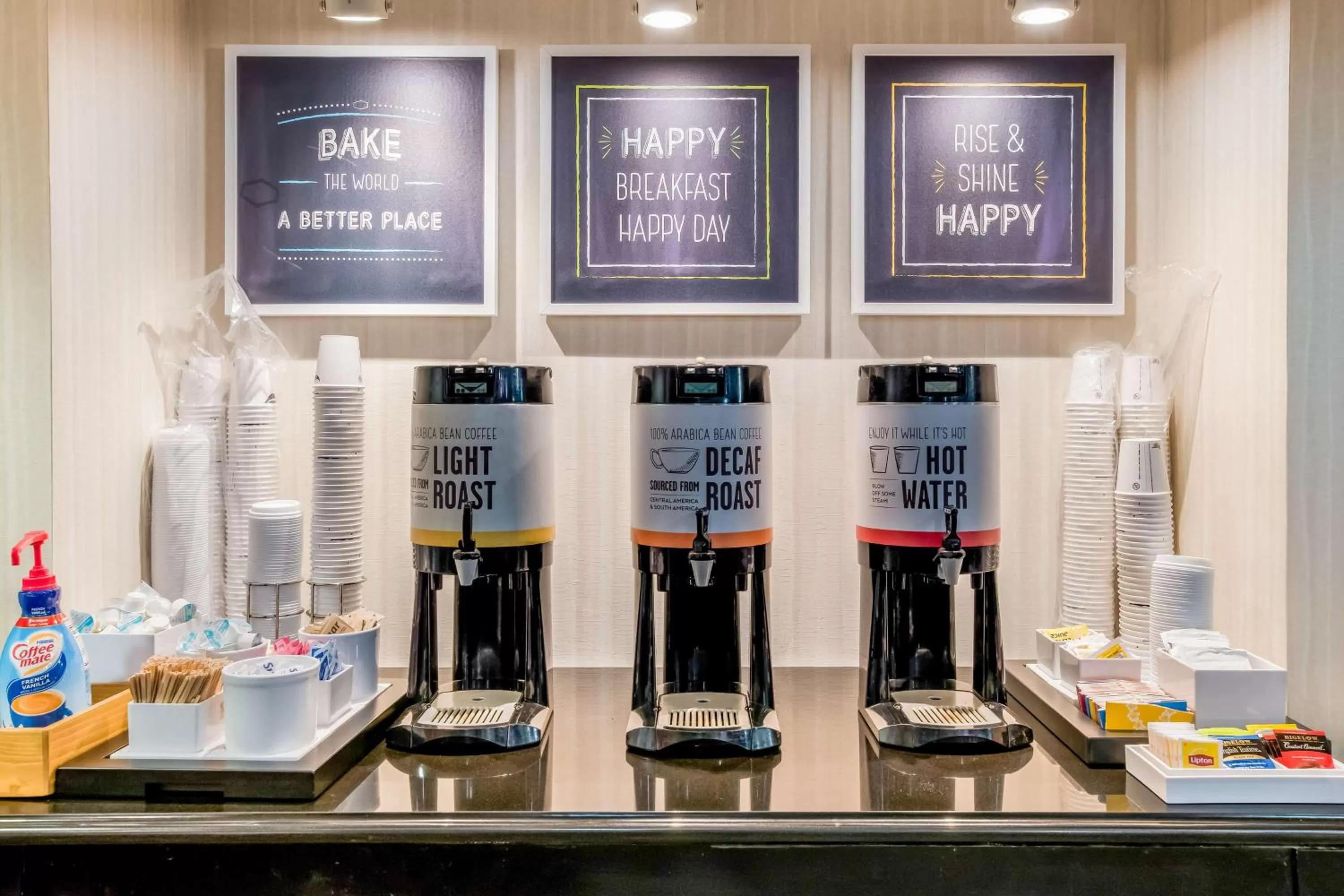 Dining area in Hampton Inn Winter Haven