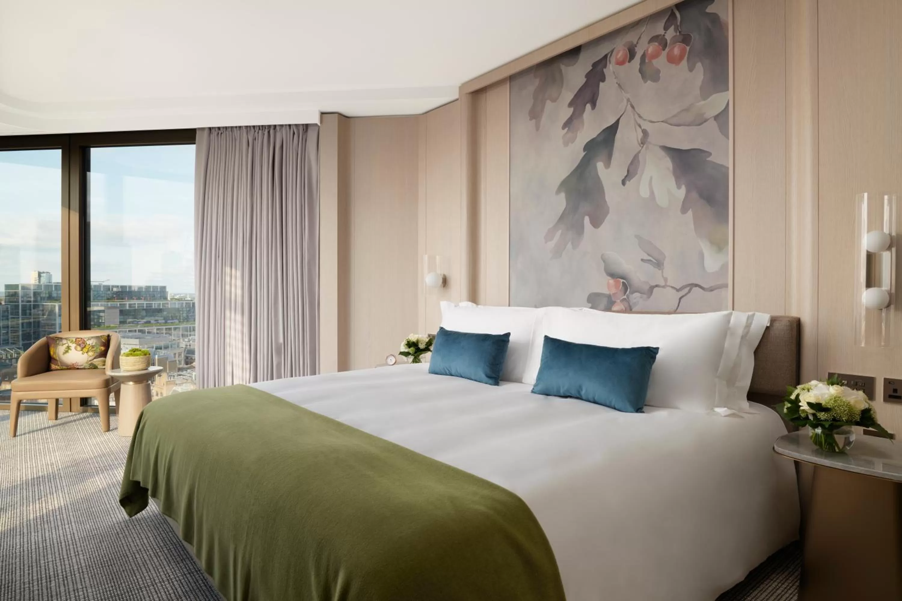 Bedroom, Bed in Pan Pacific London