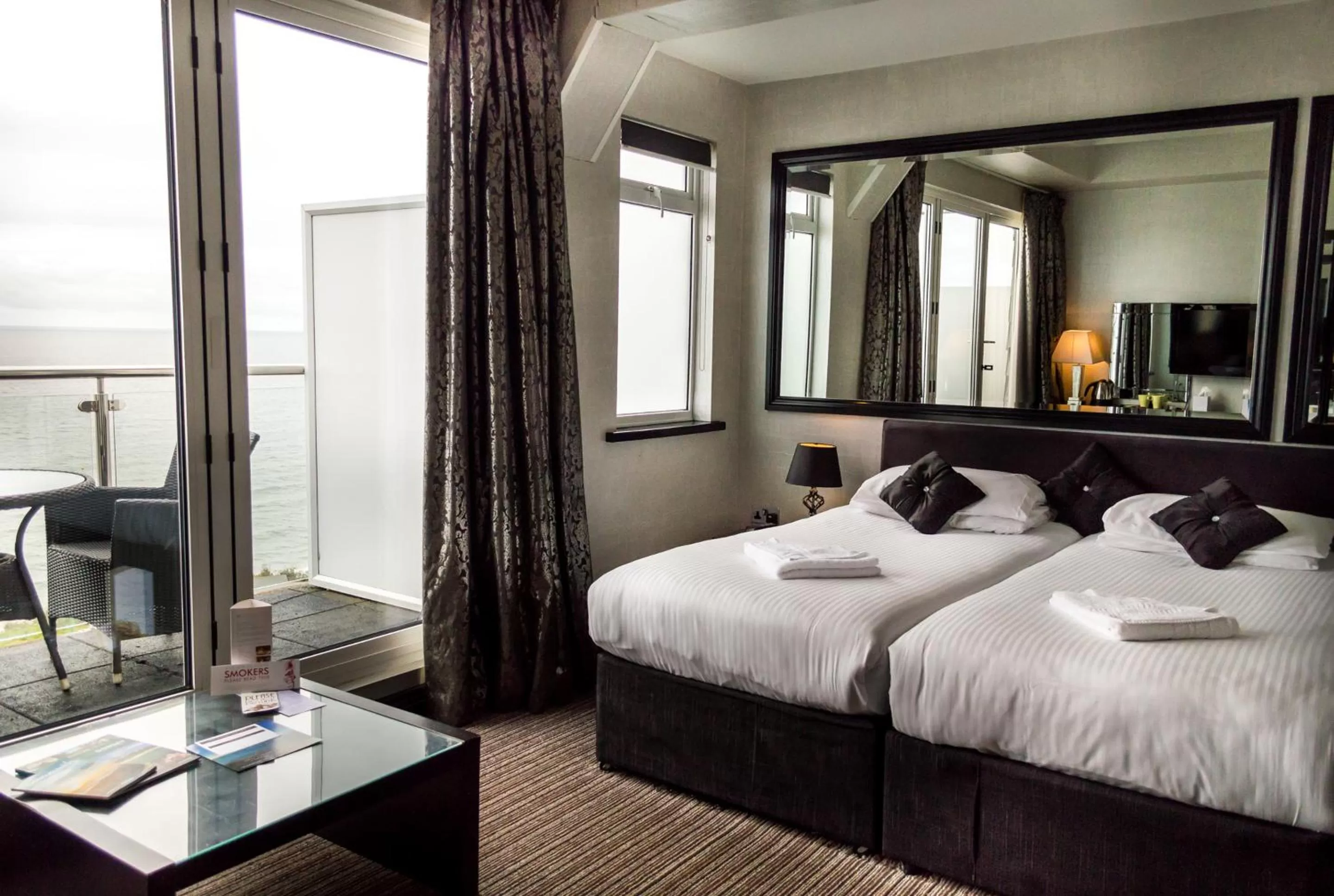 Bed in Suncliff Hotel - OCEANA COLLECTION