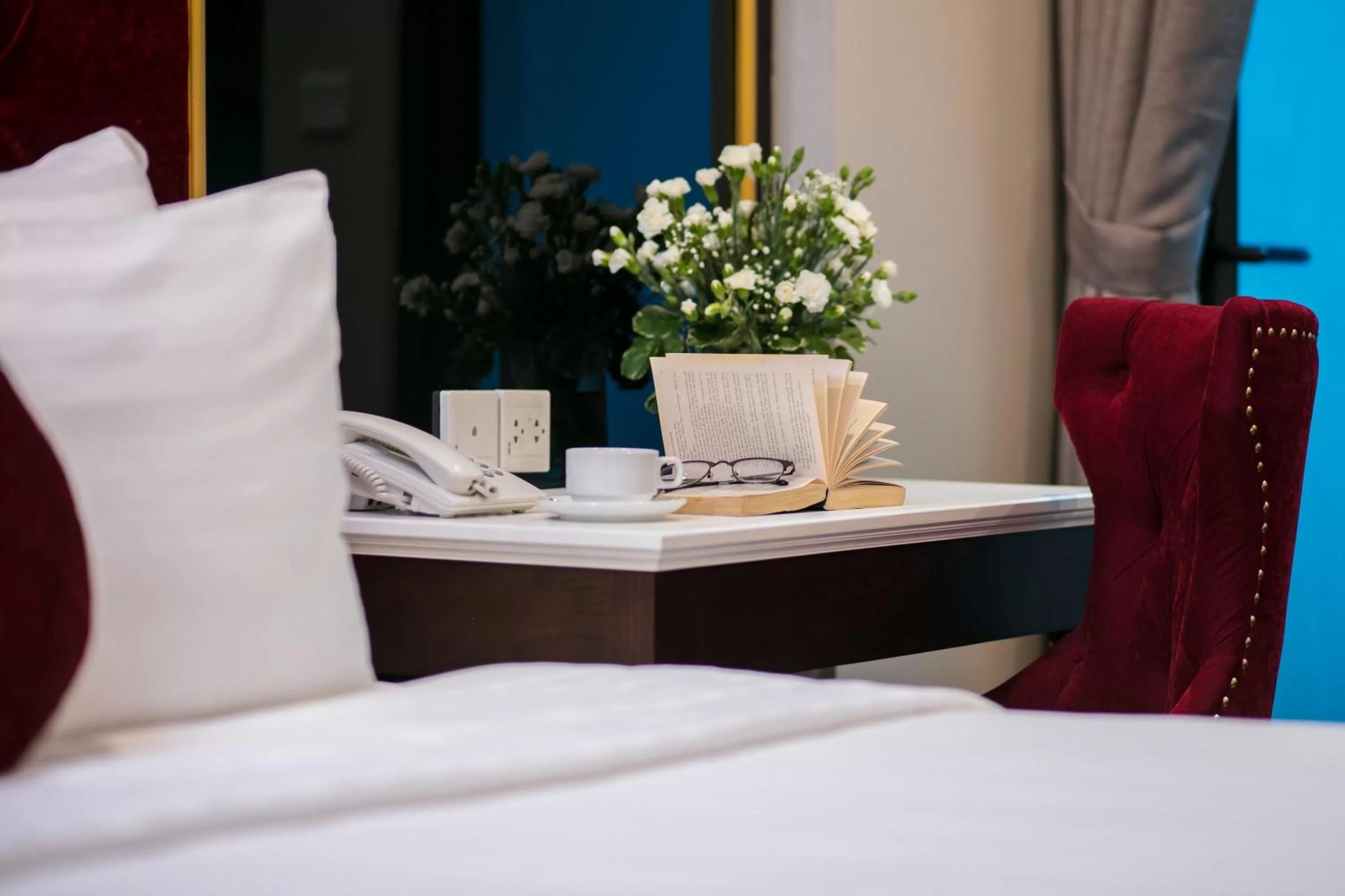 Bedroom, Bed in Flora Centre Hotel & Spa