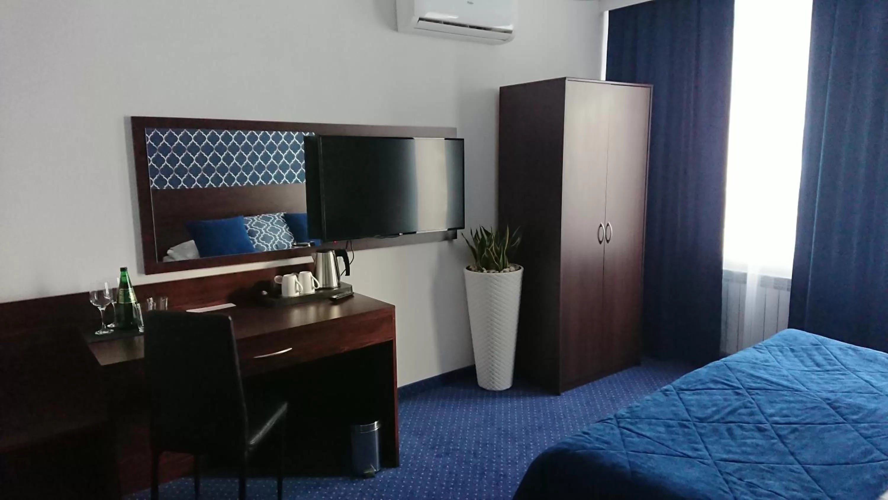 Photo of the whole room, TV/Entertainment Center in Pensjonat Sandomierski