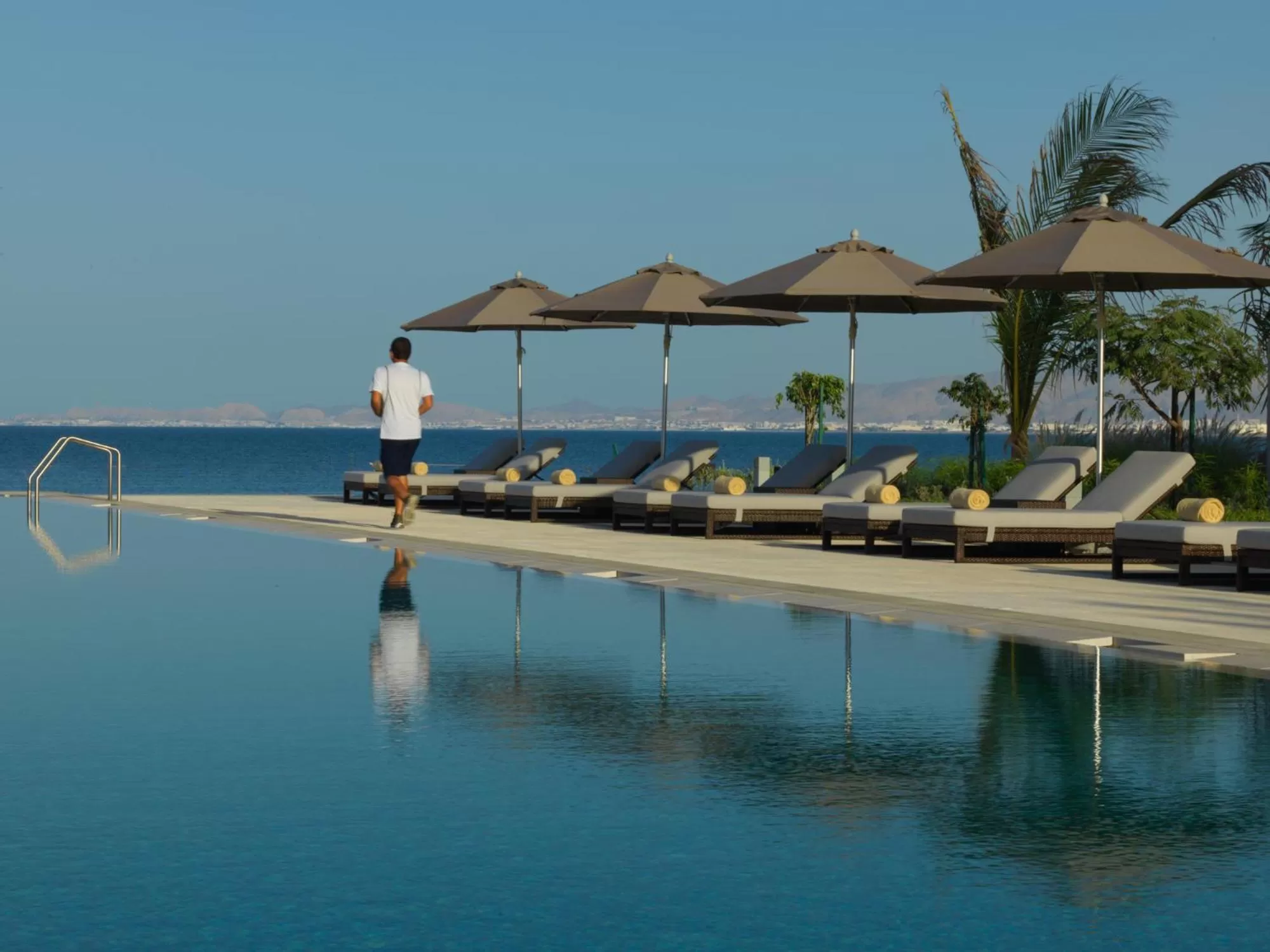 Swimming pool in Kempinski Hotel Muscat