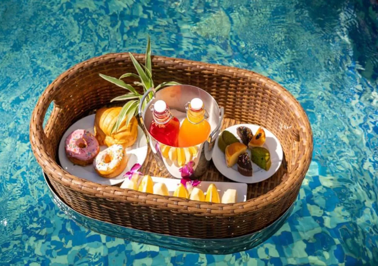 Swimming pool in Azura Gold Hotel & Apartment