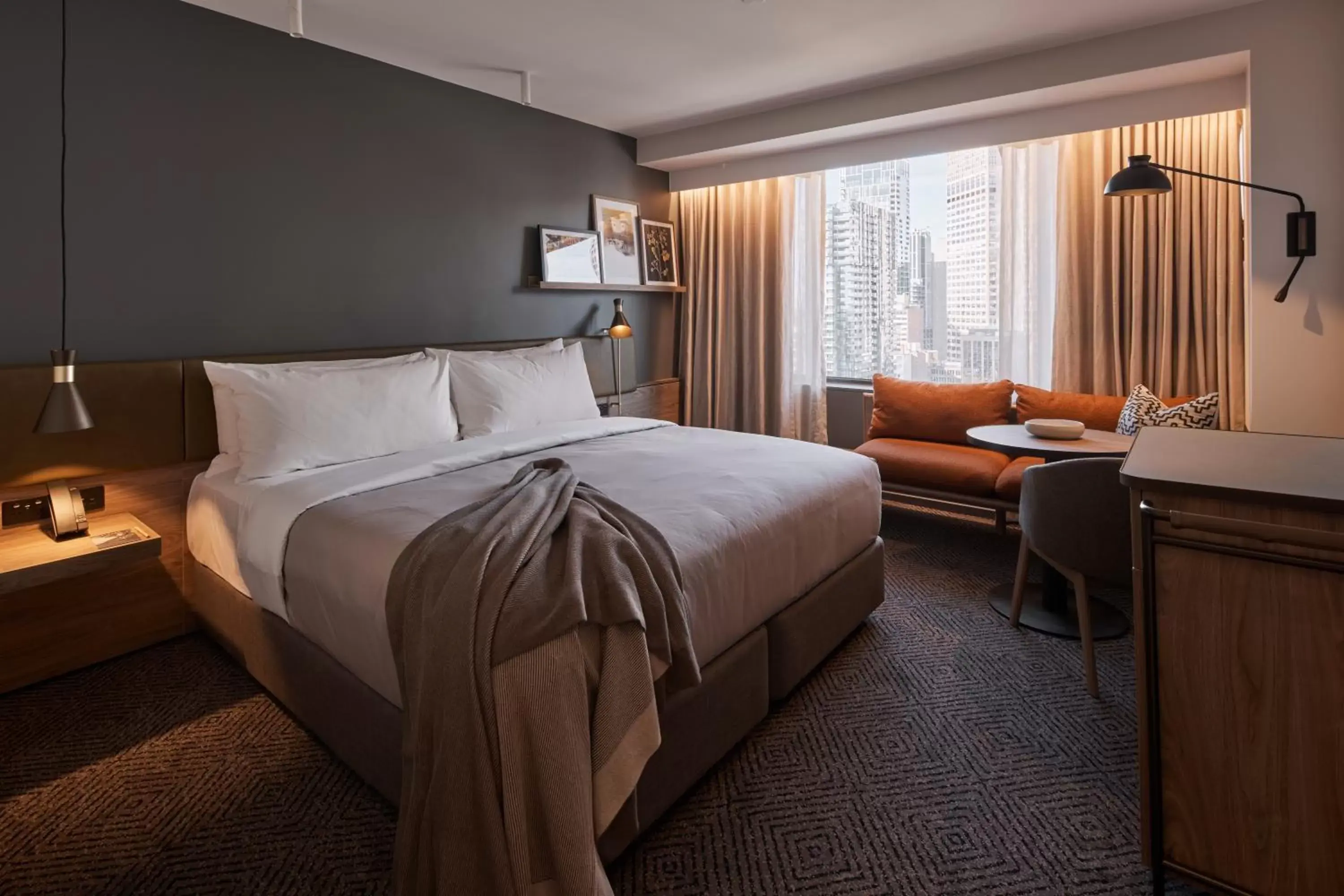 Deluxe King in Rydges Melbourne Deluxe King in Rydges Melbourne