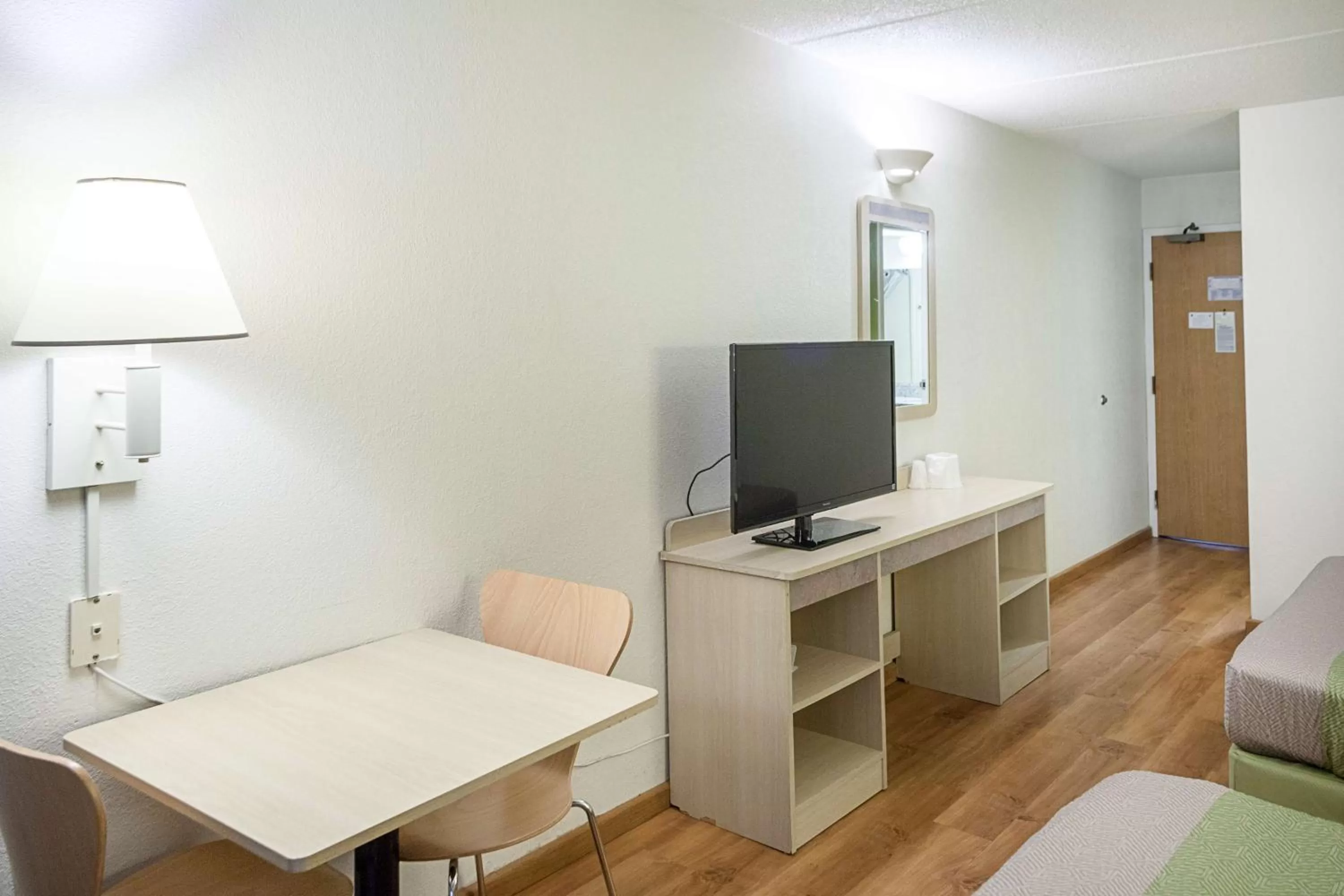 TV and multimedia in Motel 6-Binghamton, NY