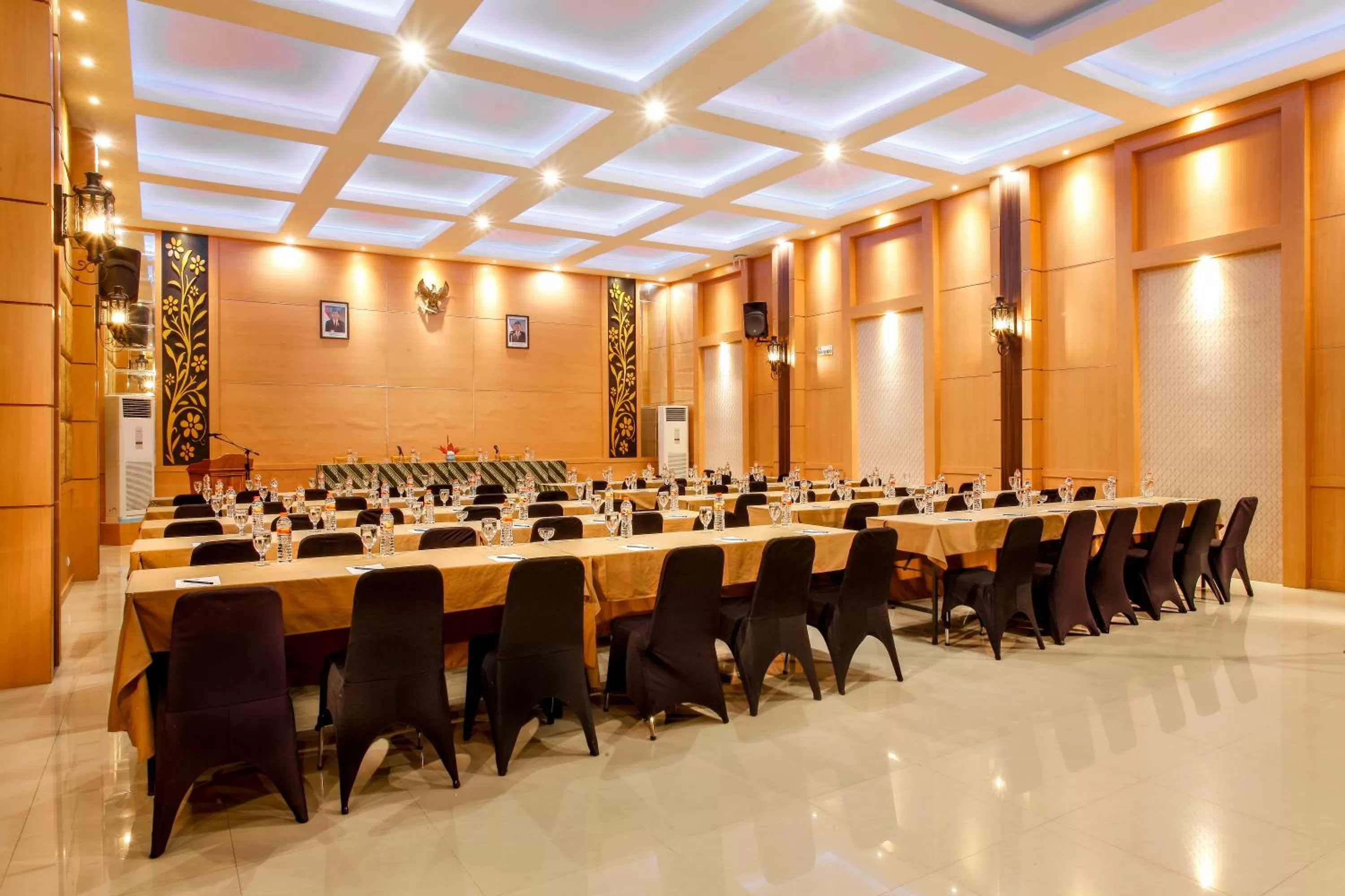 Banquet/Function facilities in Inna Tretes Hotel & Resort