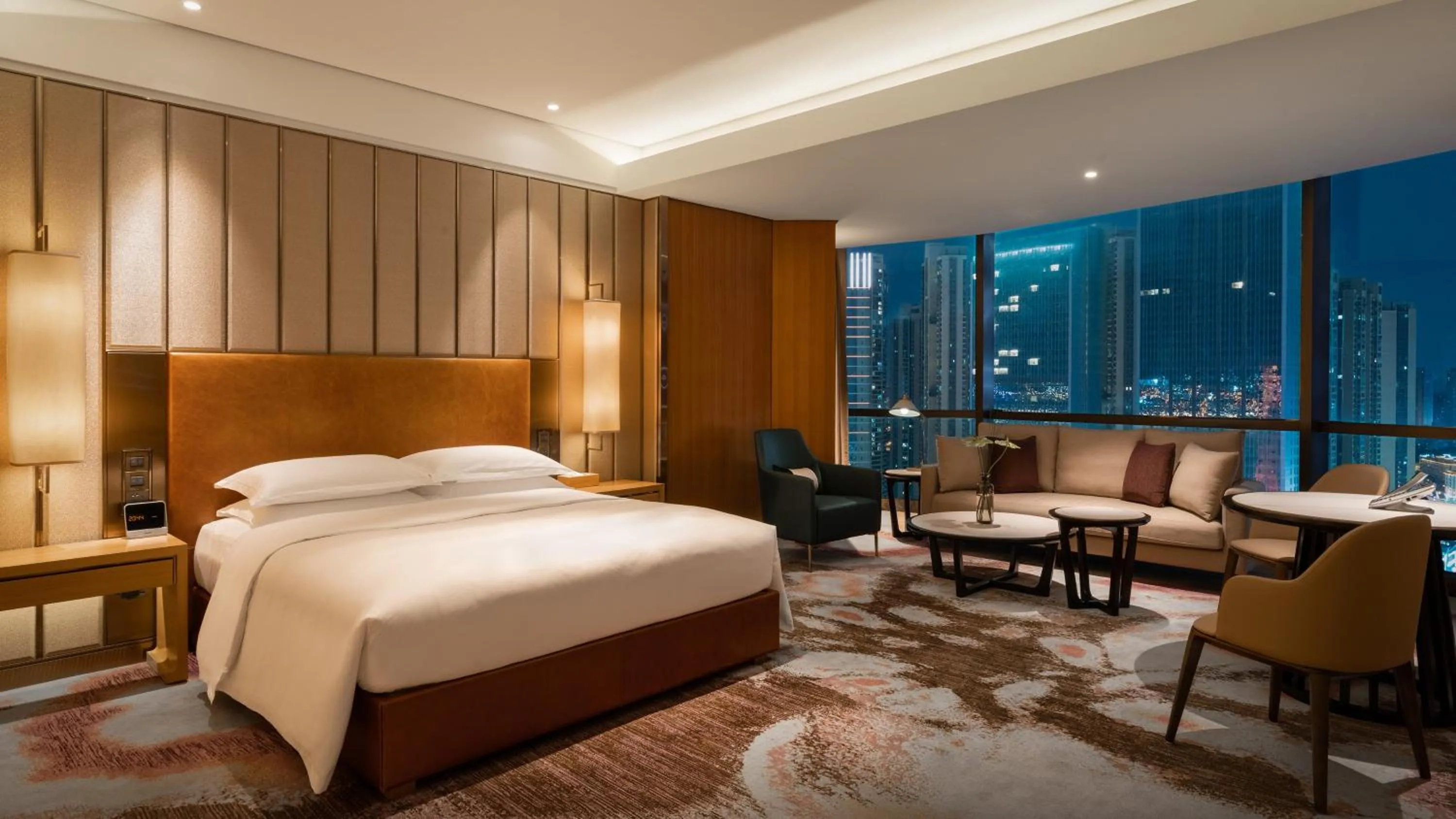 Photo of the whole room, Bed in InterContinental Changsha
