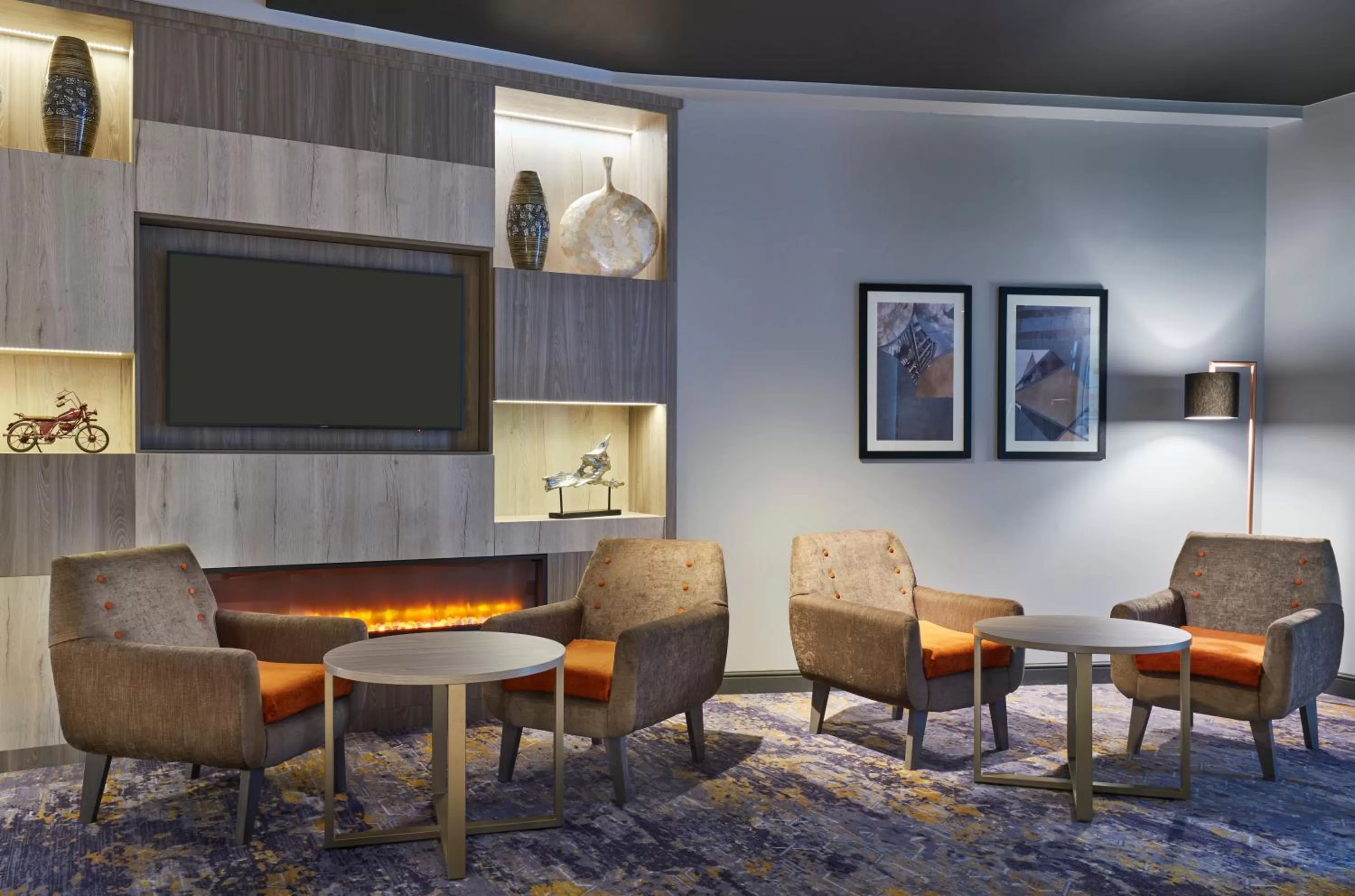 Lobby or reception in Leonardo Hotel Nottingham