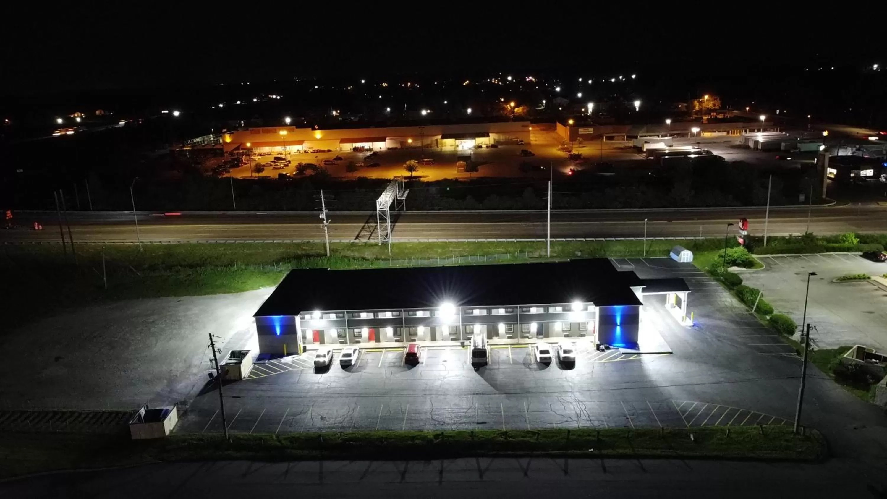 Property building in Days Inn by Wyndham Indianapolis East Post Road