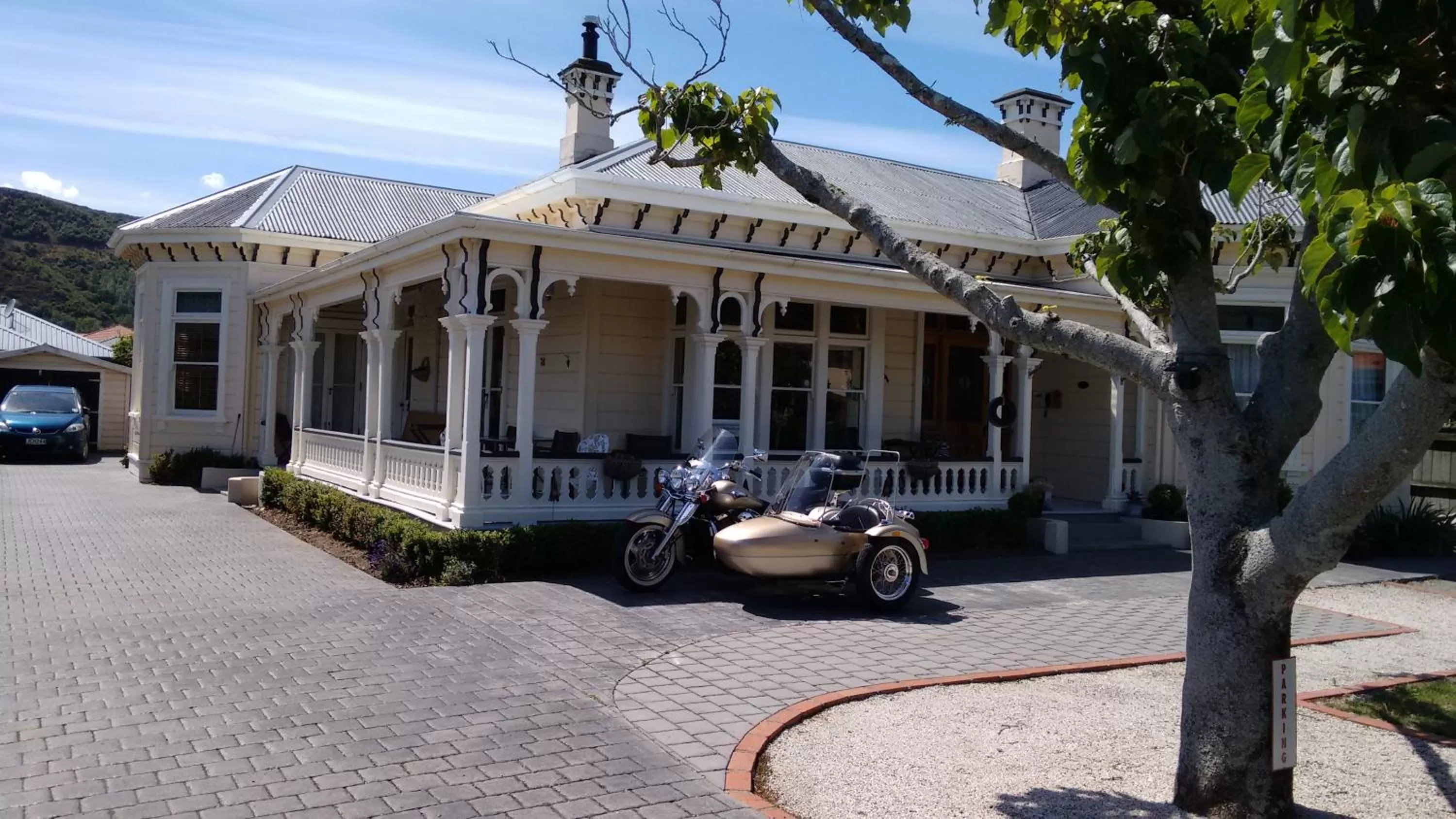 Property building, Patio/Outdoor Area in Collingwood Manor