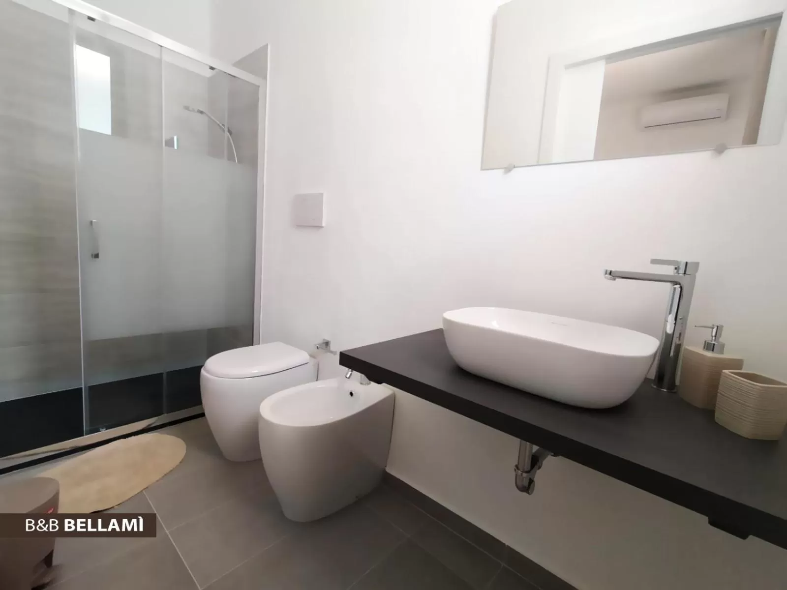 Shower, Bathroom in B&B BELLAMI'