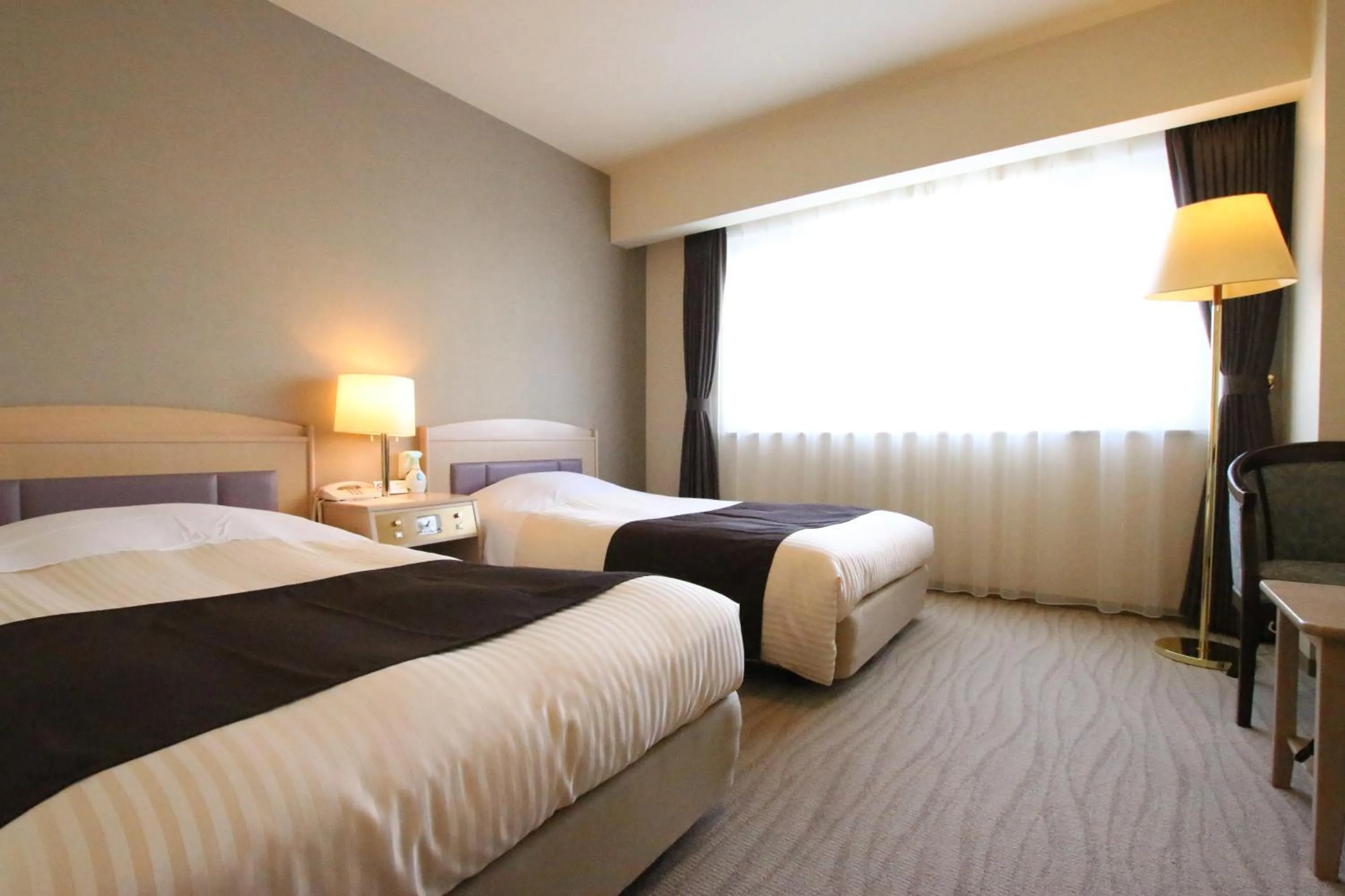 Bathroom, Bed in Kotoni Green Hotel