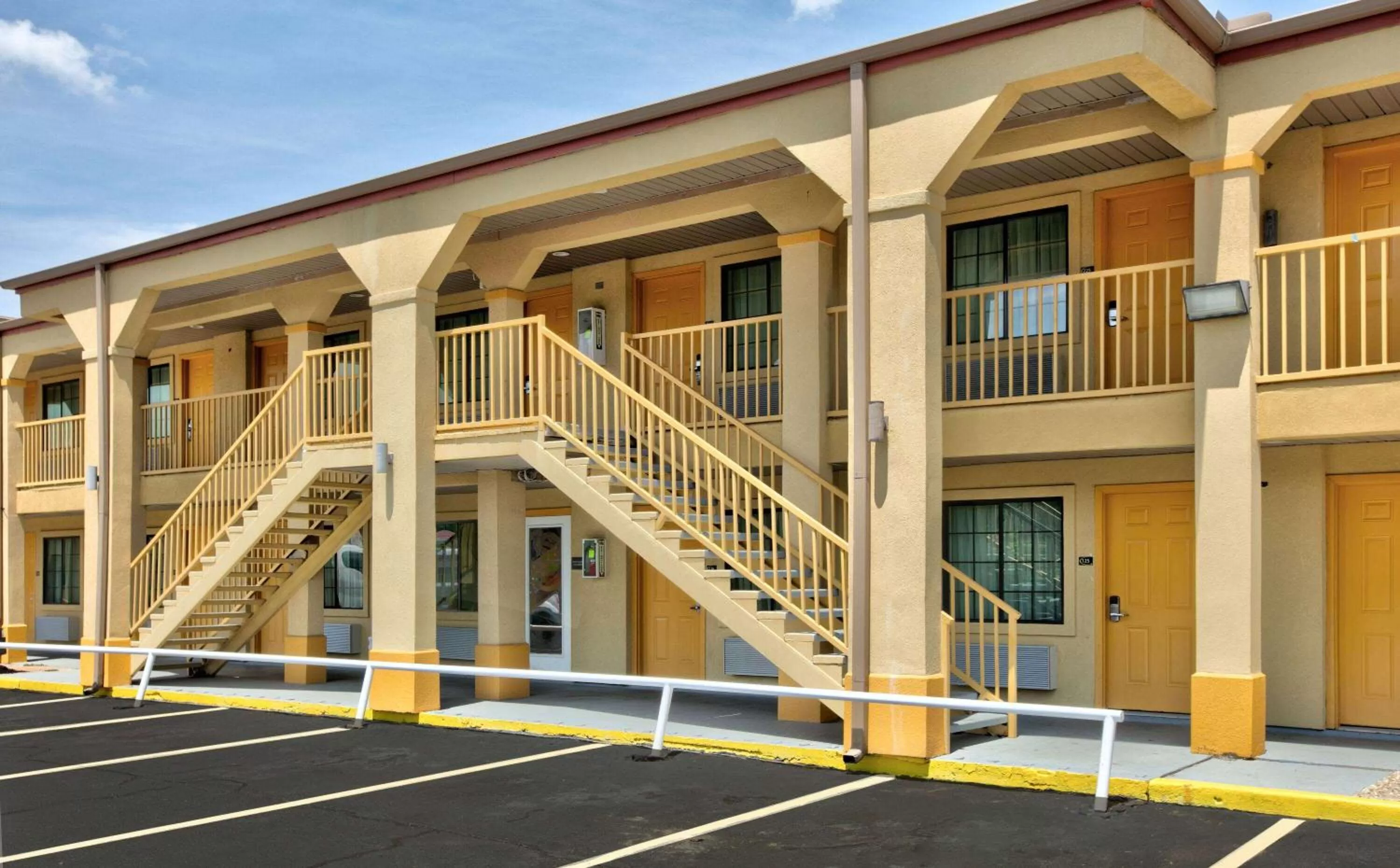 Property building in Super 8 by Wyndham Palestine TX