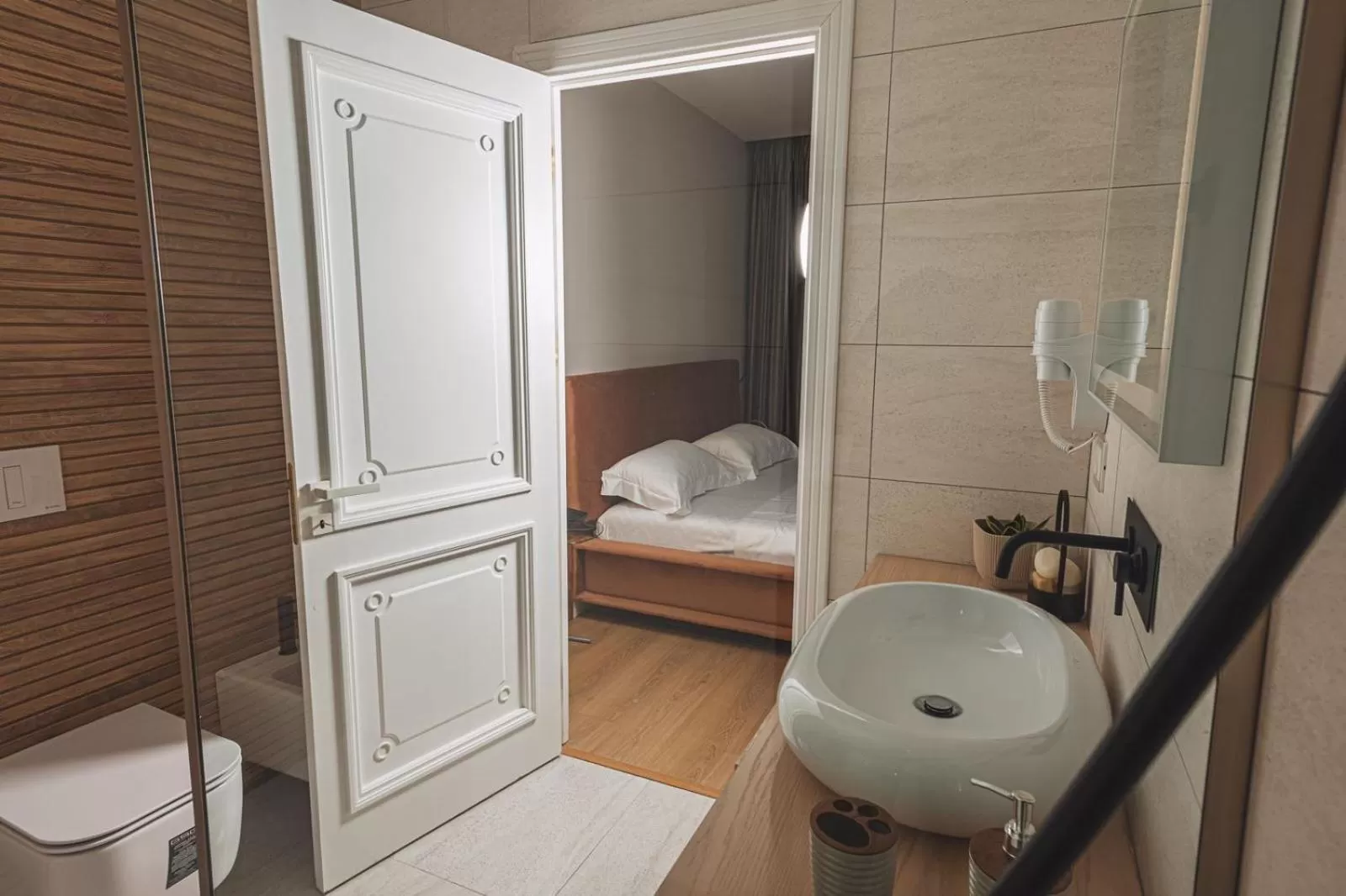Bathroom, Bed in Grand Mirage