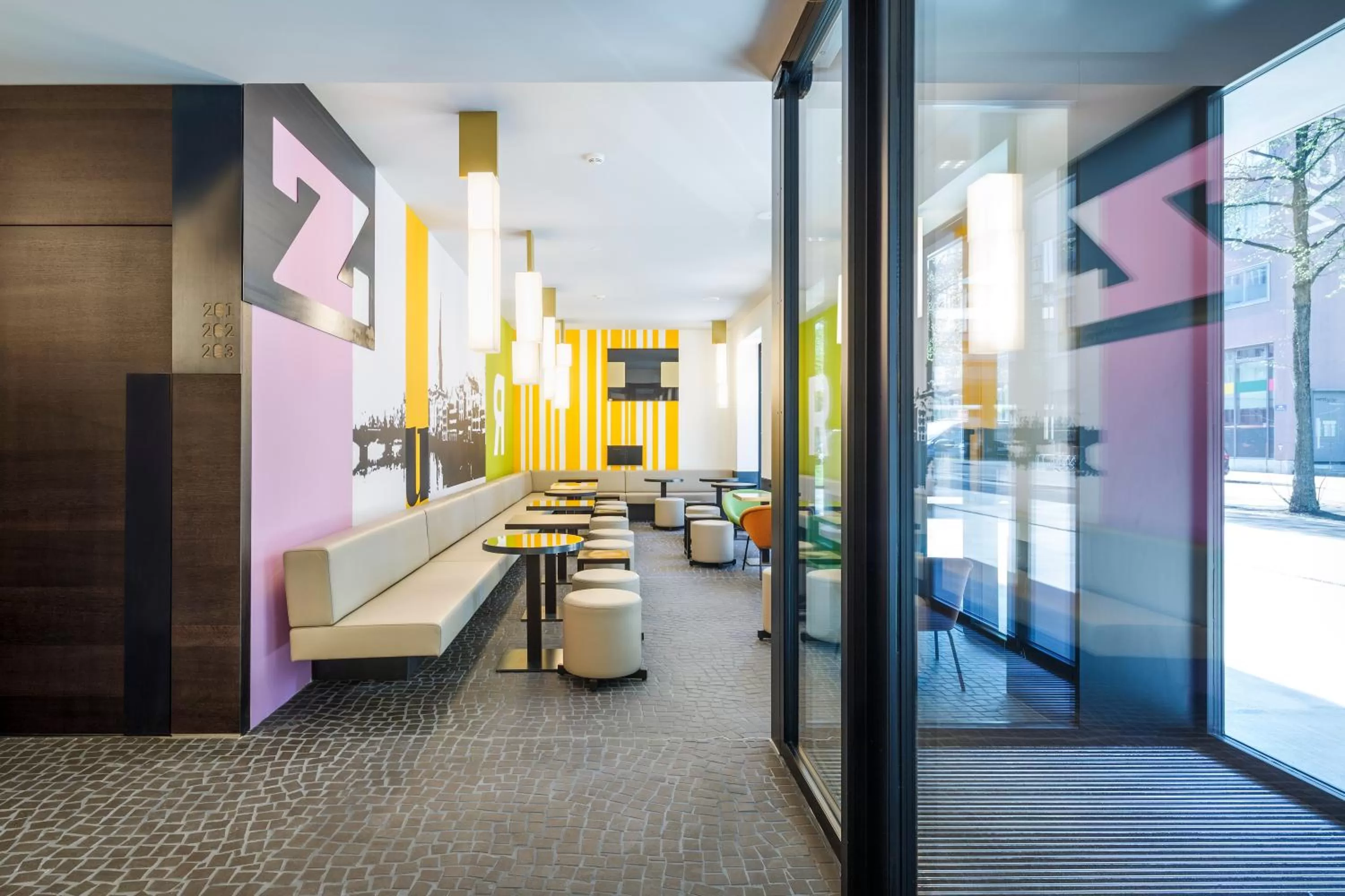 Food and drinks in Züri by Fassbind