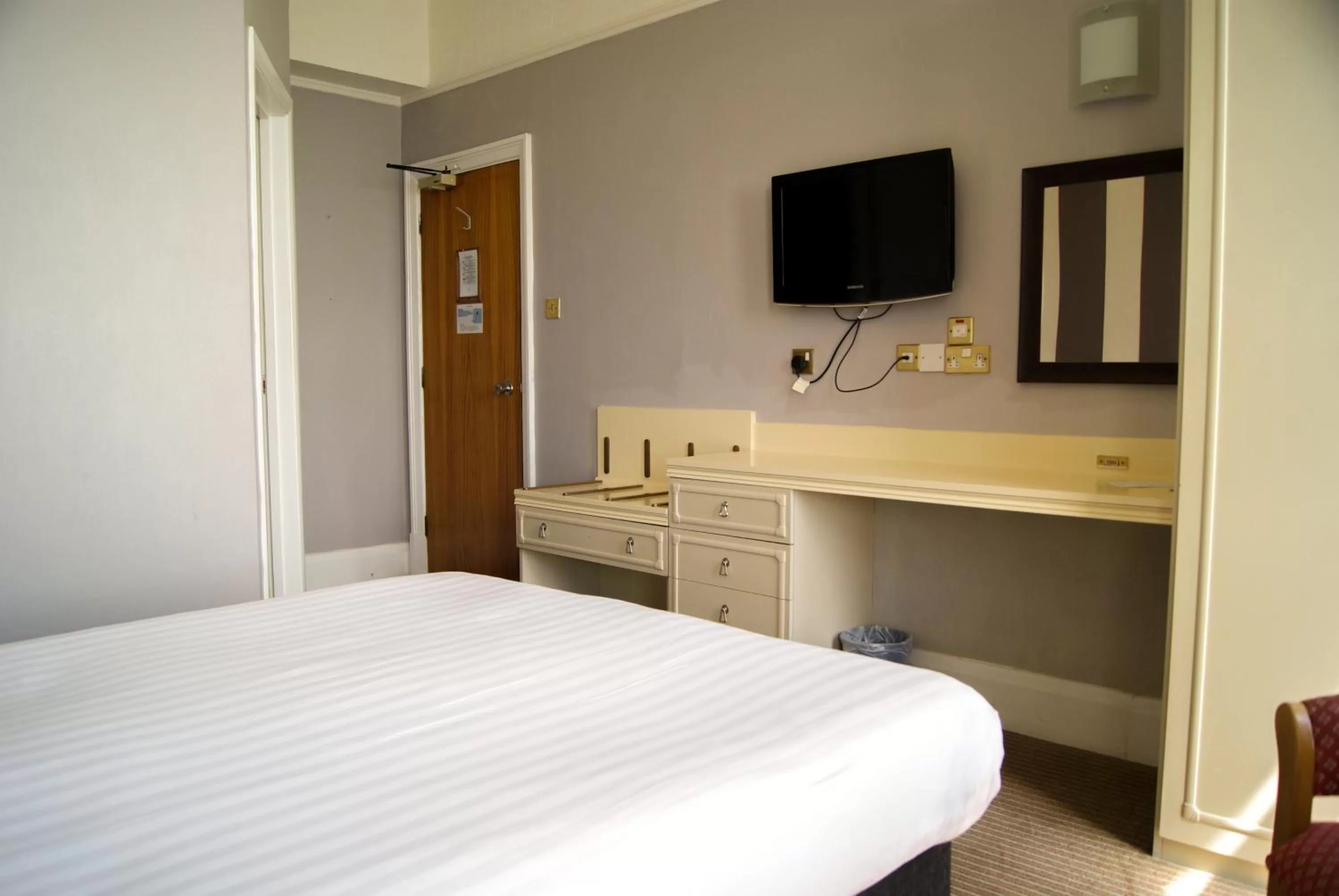 Massage, Bed in Suncliff Hotel - OCEANA COLLECTION