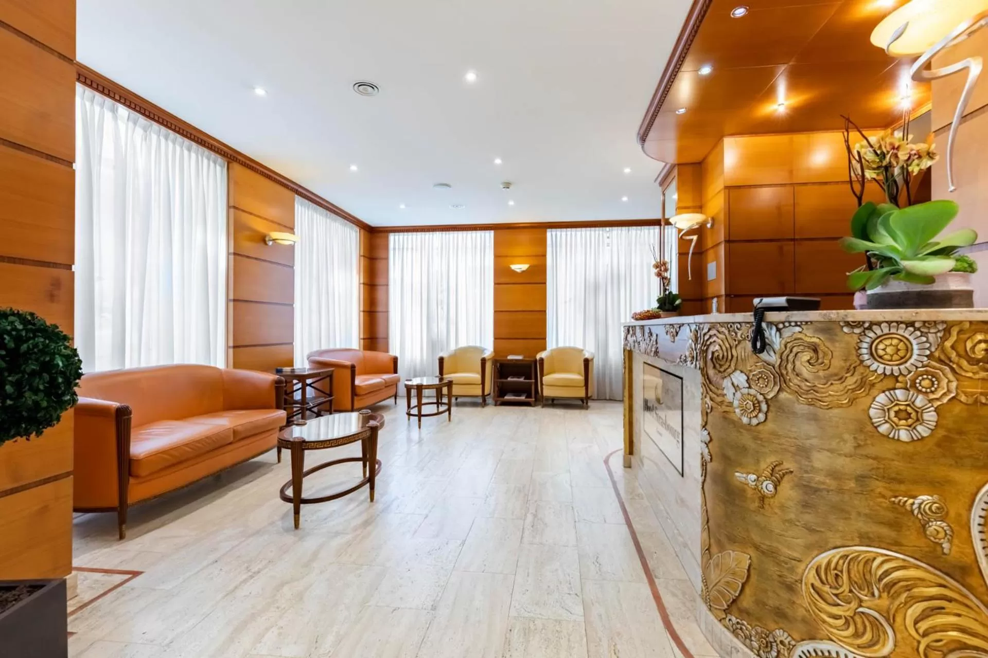 Lobby or reception in Hotel Strasbourg