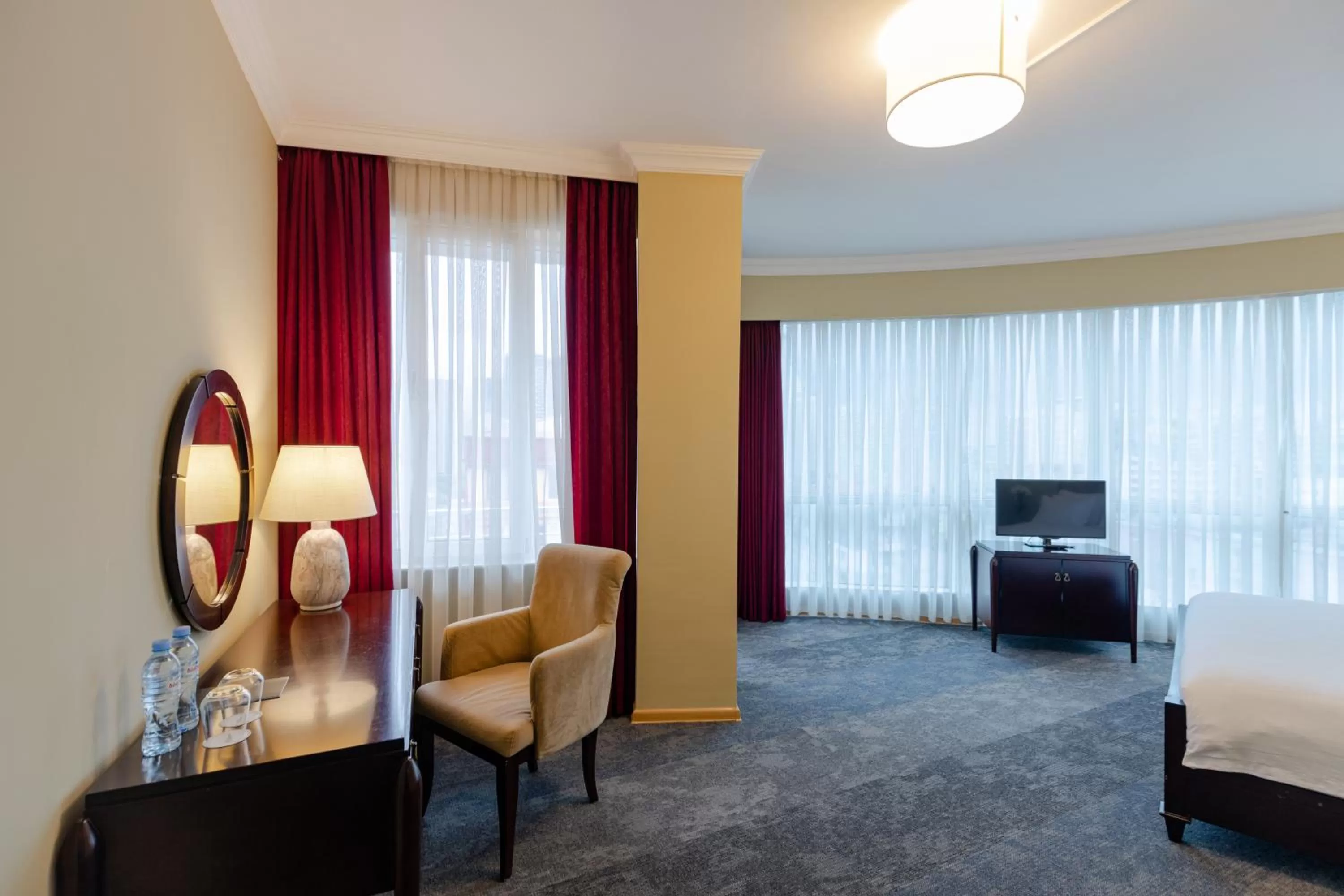 Bedroom, Bed in Hotel Aisi