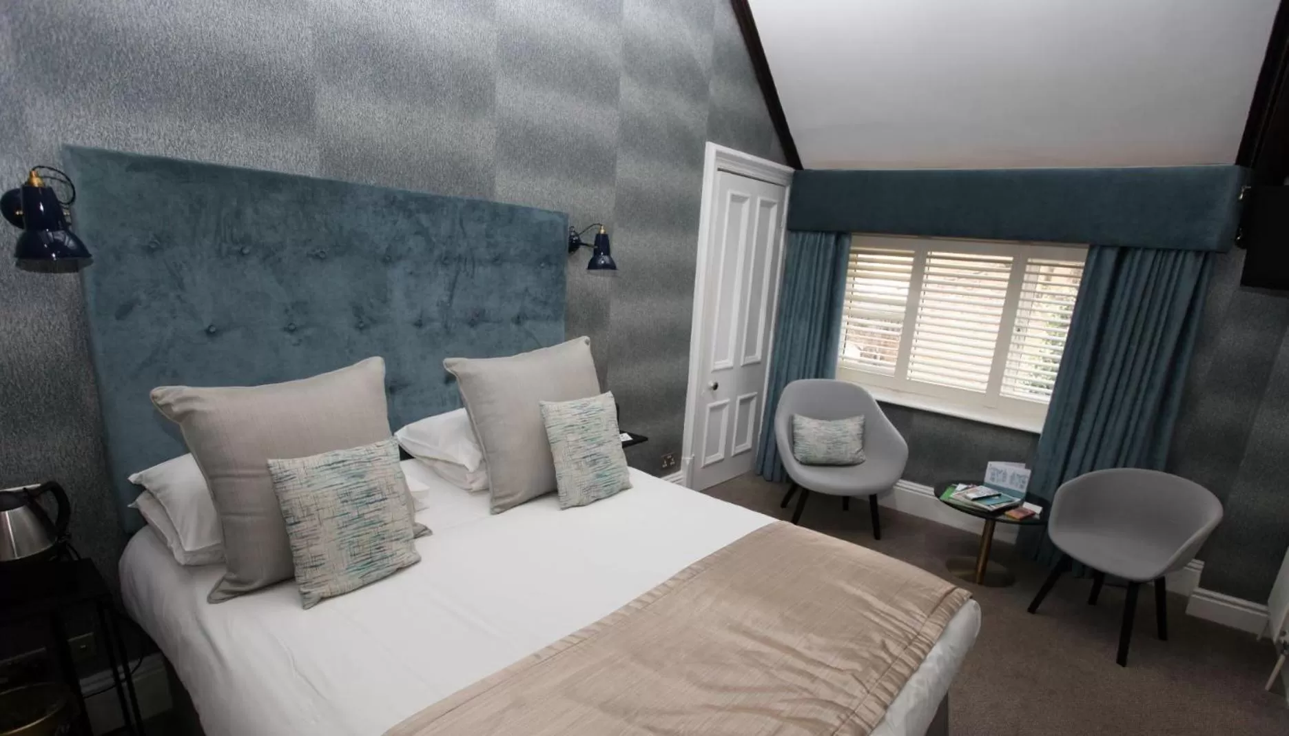 Bedroom, Bed in Ascot House