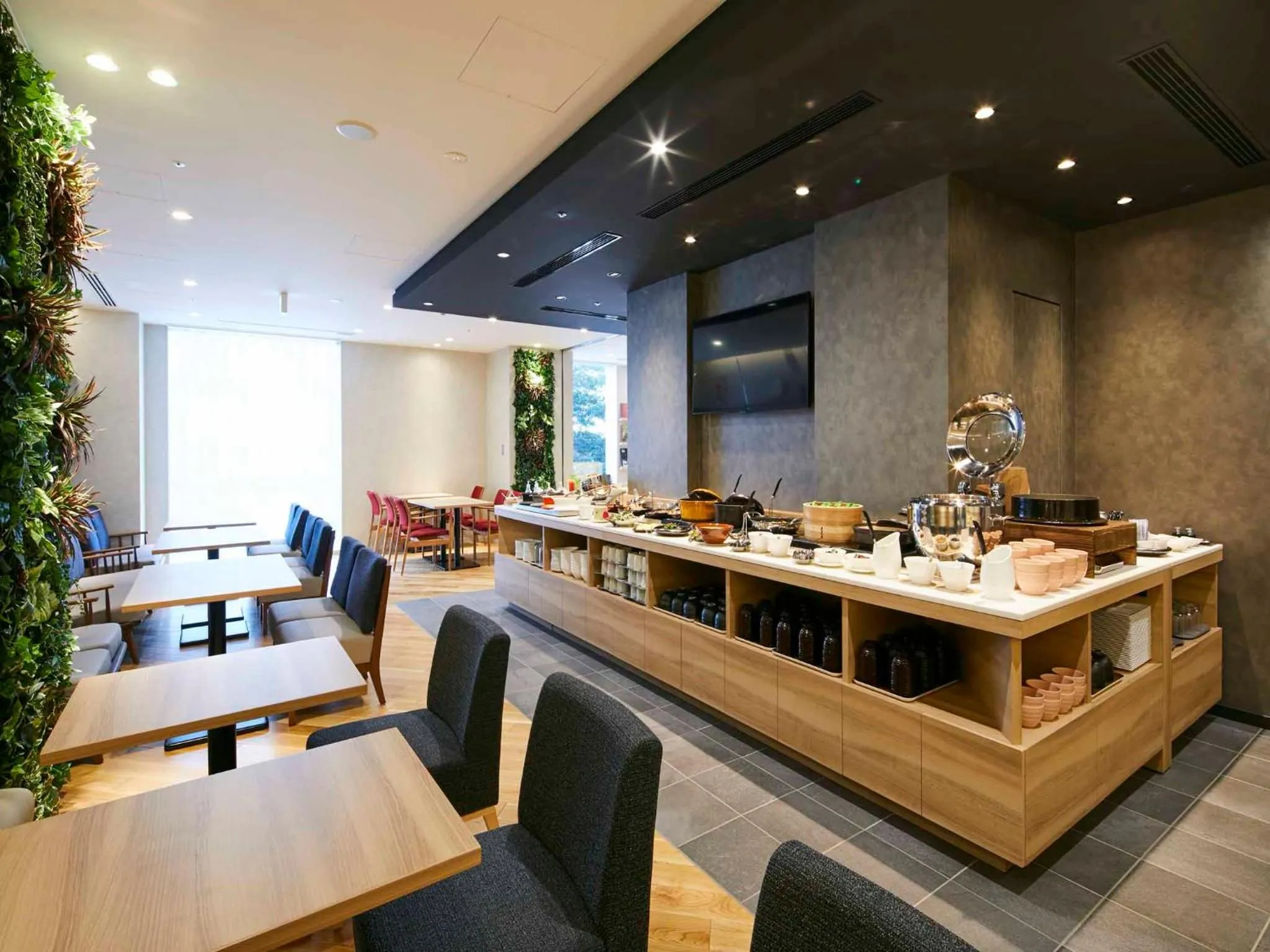 Restaurant/places to eat in Hotel Intergate Tokyo Kyobashi