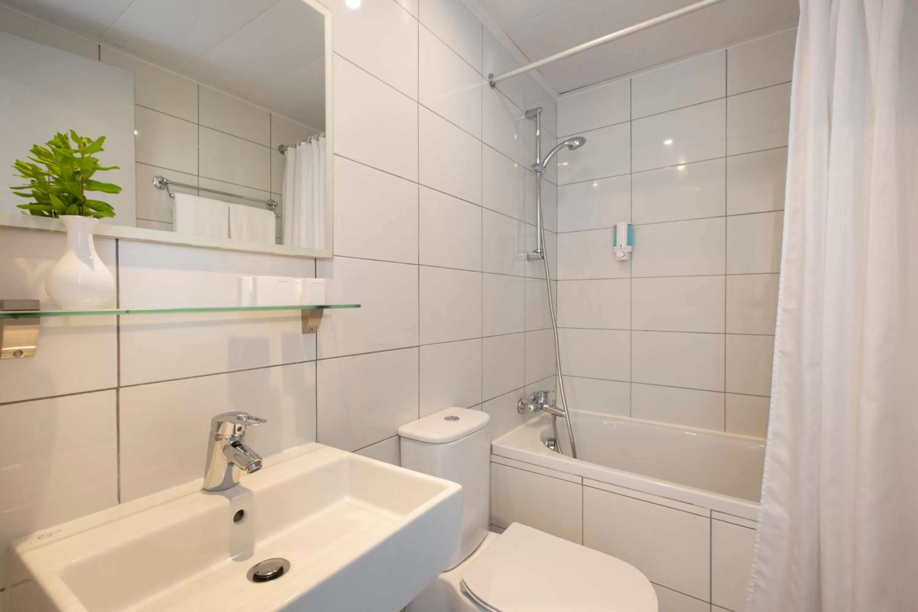 Bath in Harmony Bay Hotel