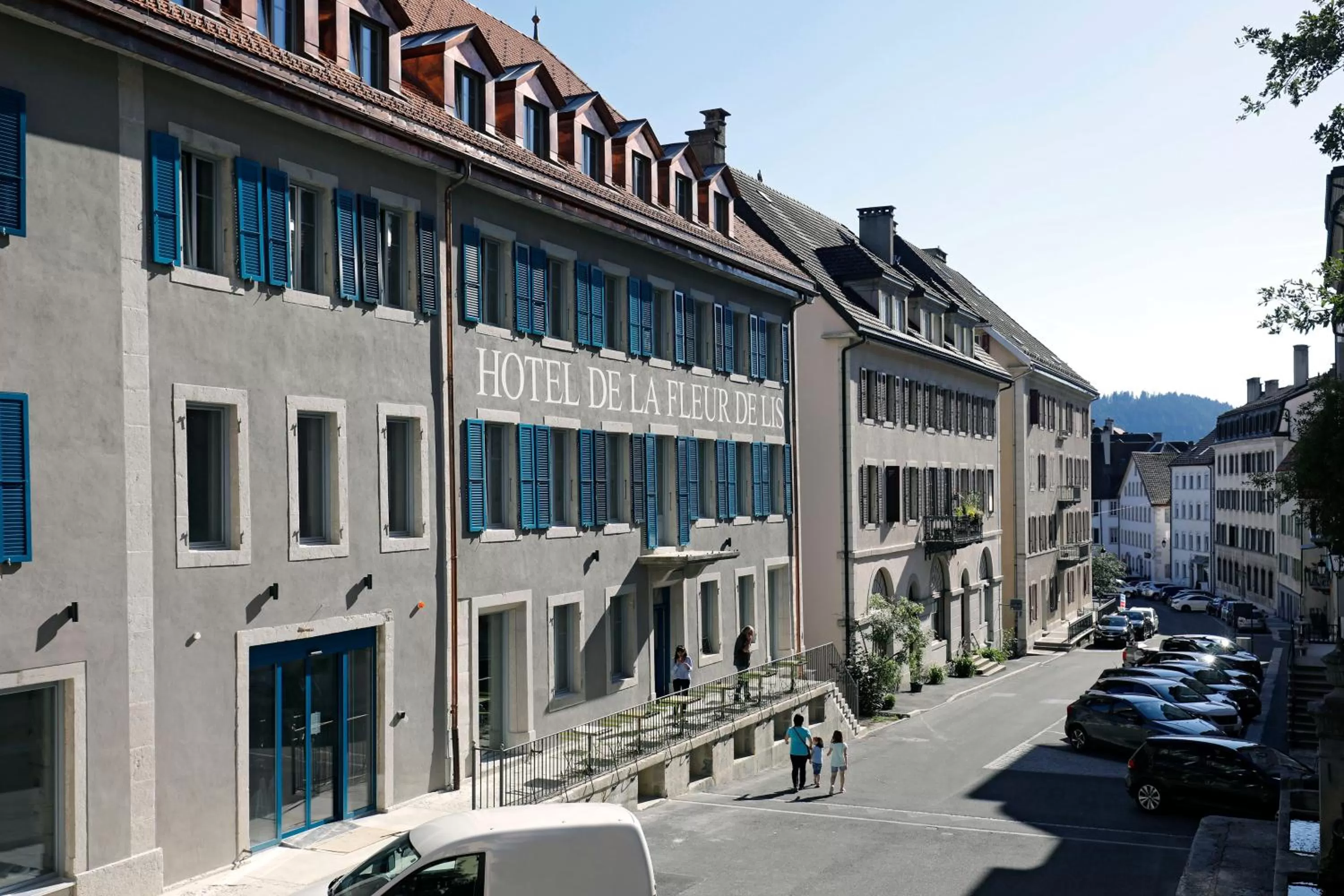 Property building in Fleur de Lis