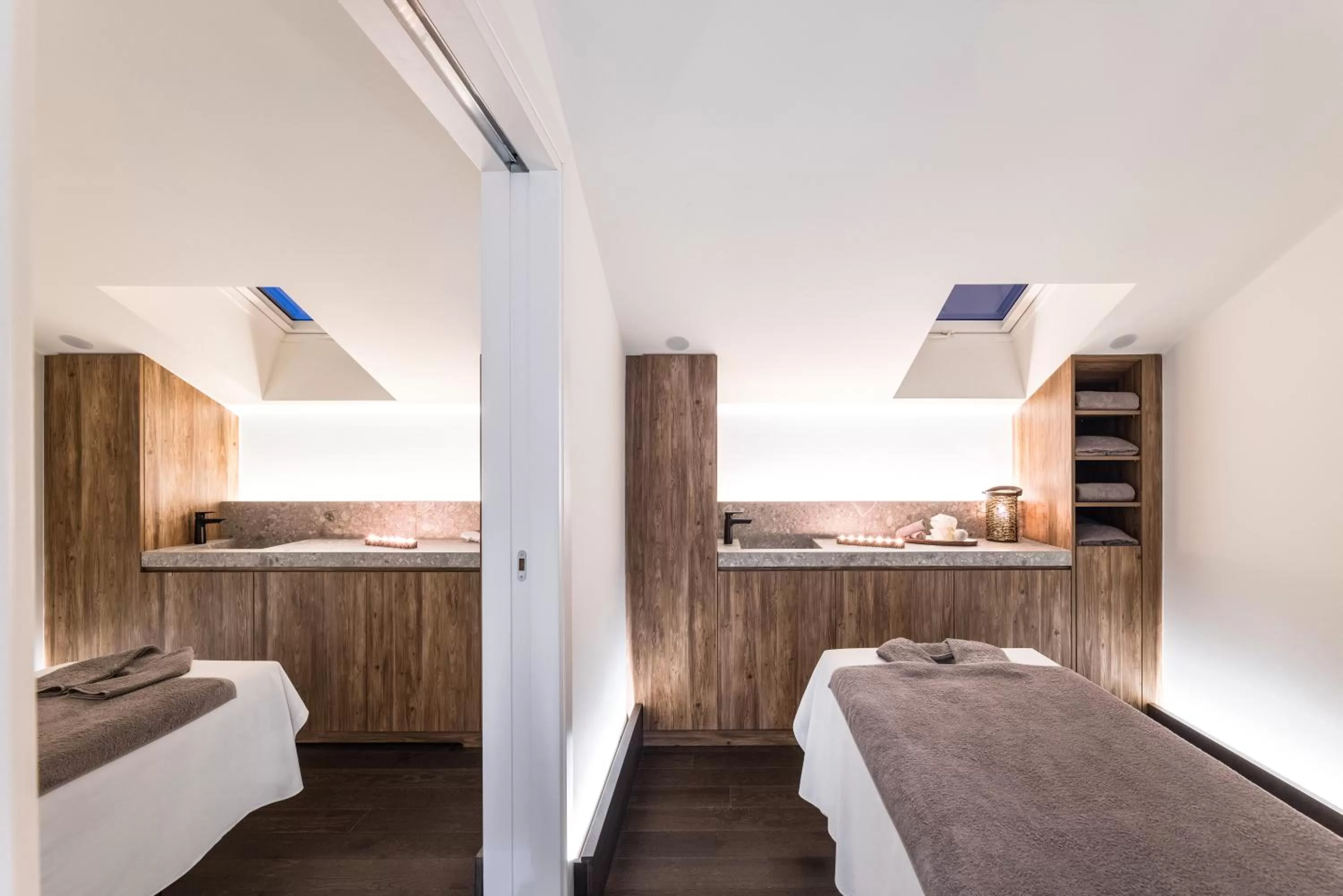 Massage, Bed in The Lynx Mountain Resort