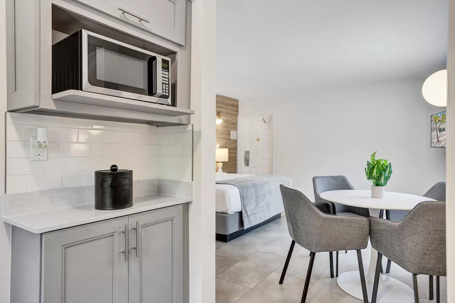 Kitchen or kitchenette in The Garden Hotel & Resort