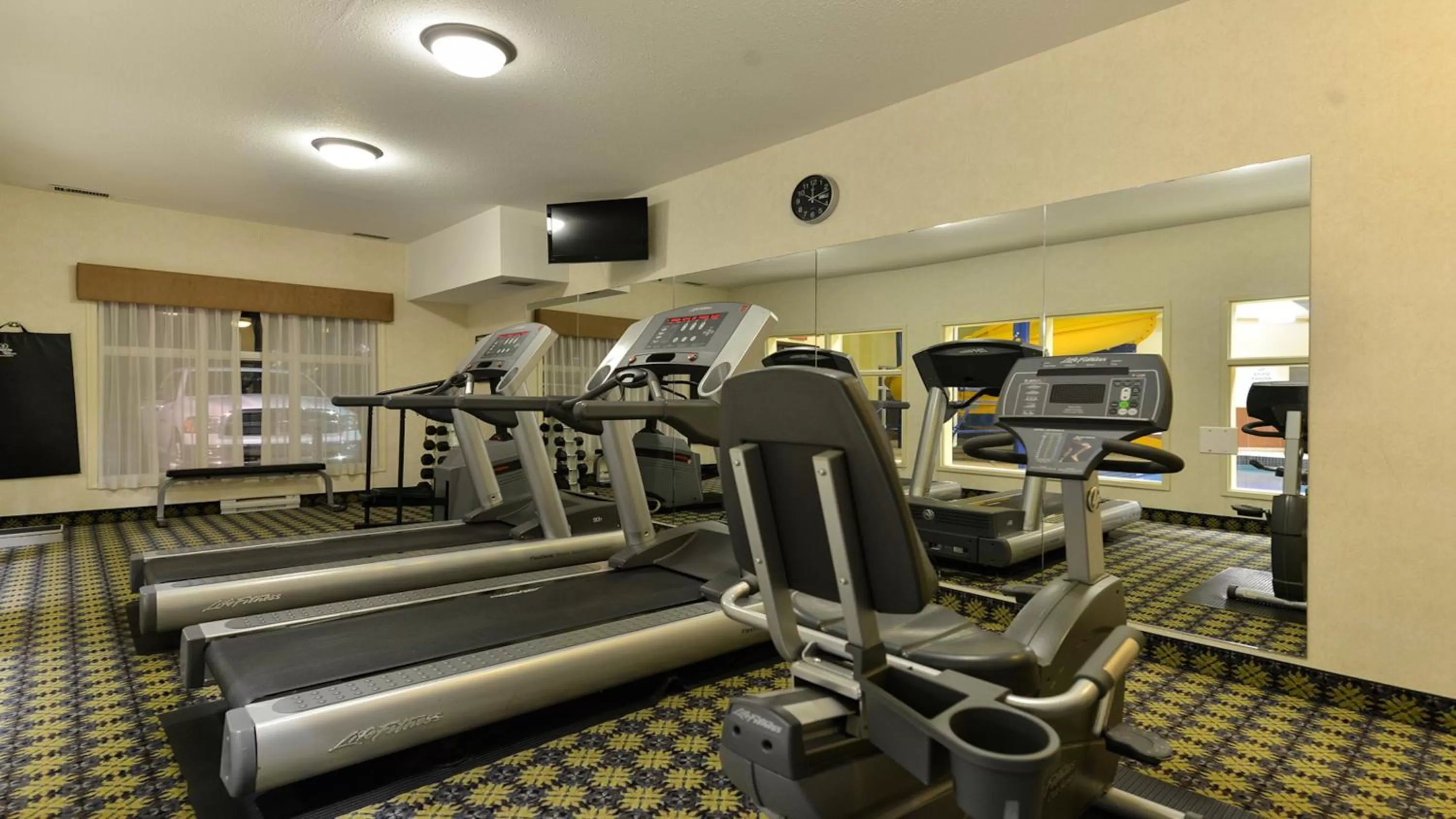 Fitness centre/facilities in Holiday Inn Express Hotel & Suites - Edmonton International Airport by IHG