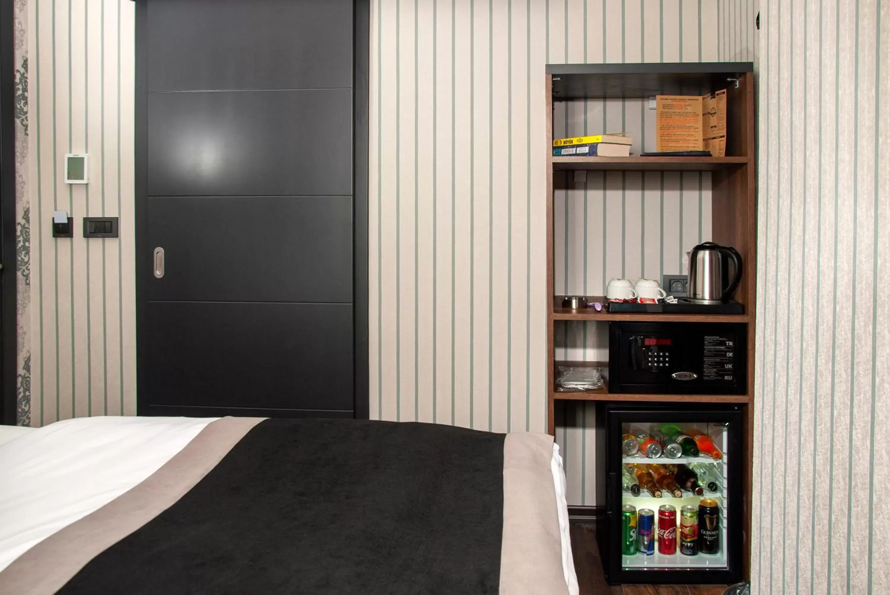 Standard Double or Twin Room - single occupancy in Hotel Bossuite Business Standard Double or Twin Room - single occupancy in Hotel Bossuite Business