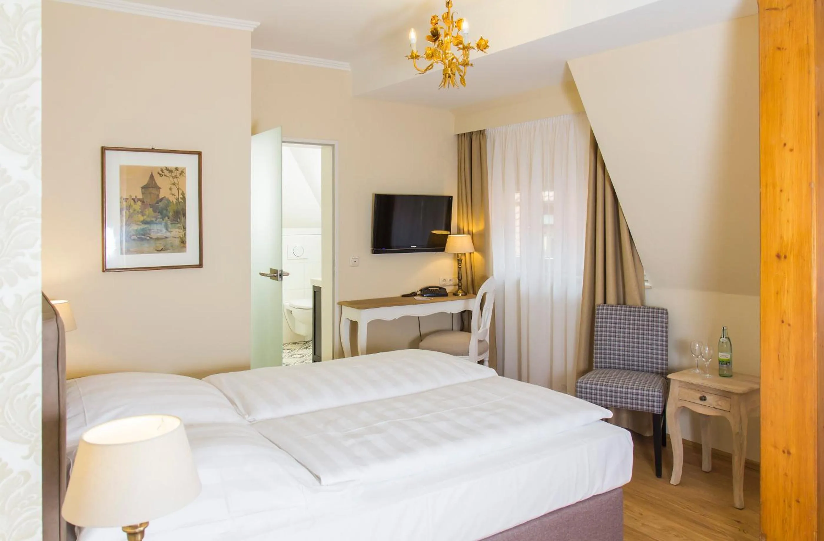 Photo of the whole room, Bed in Hotel Reichsküchenmeister