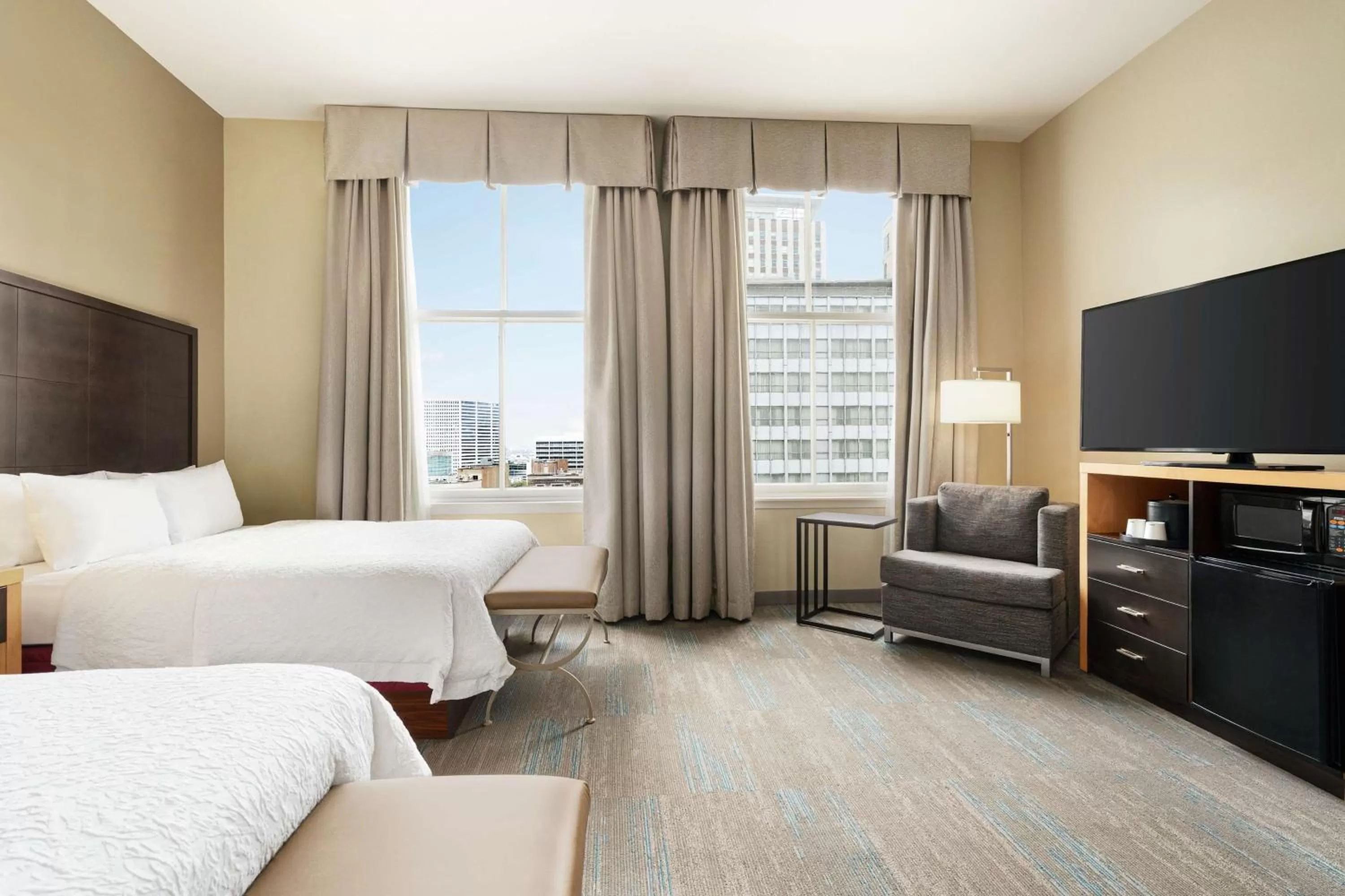 Bed in Hampton Inn Downtown / French Quarter Area