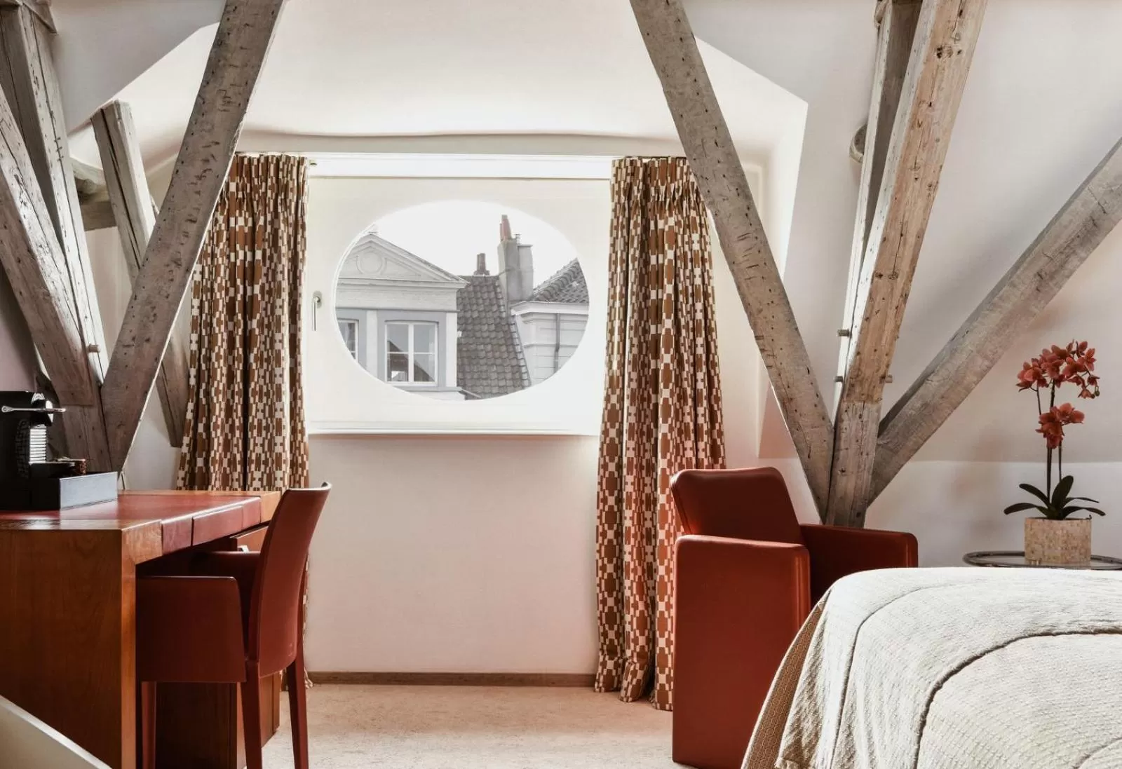 Photo of the whole room, Bed in Hotel Van Cleef