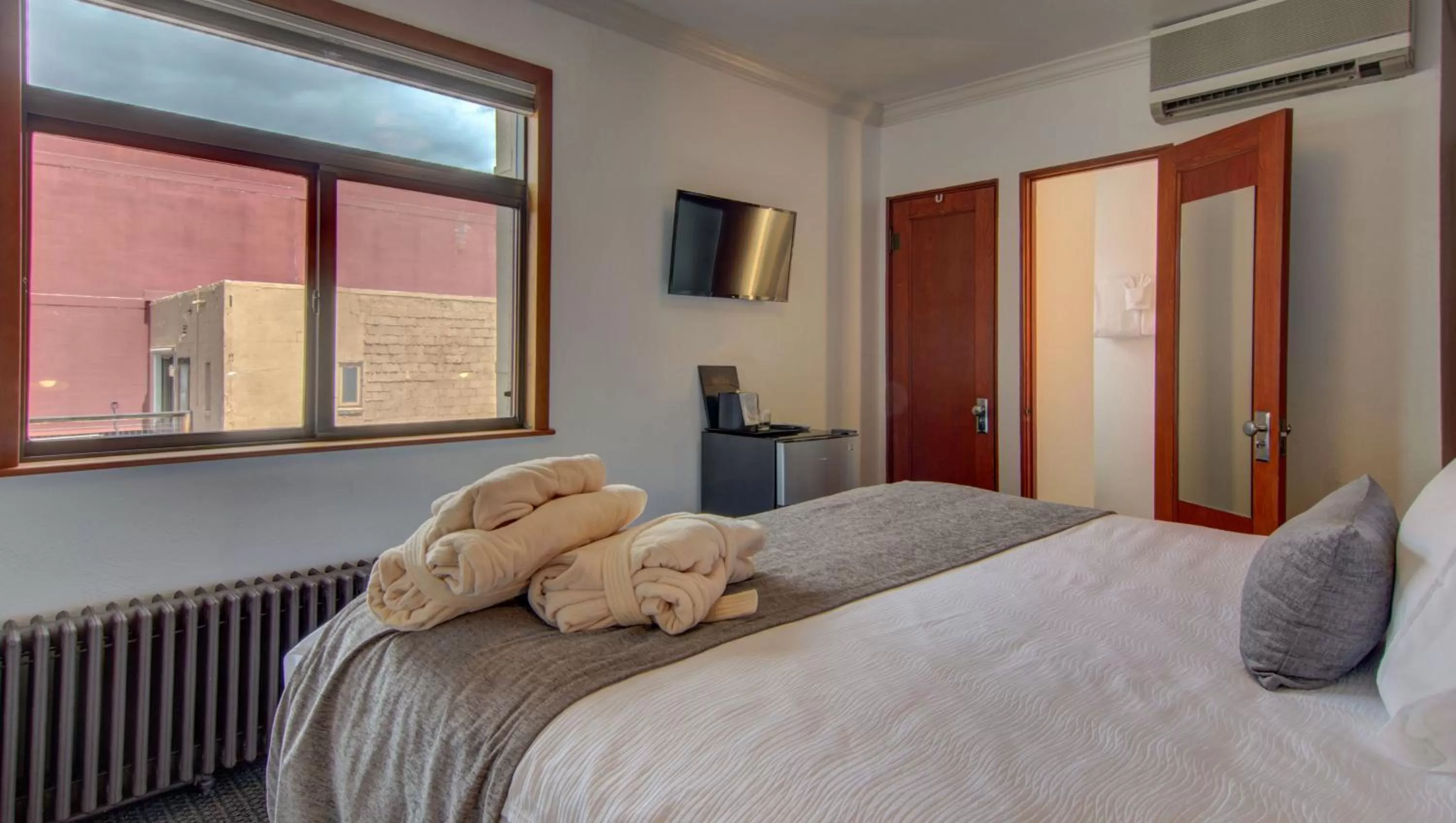 Bedroom, Bed in The Bristol Hotel