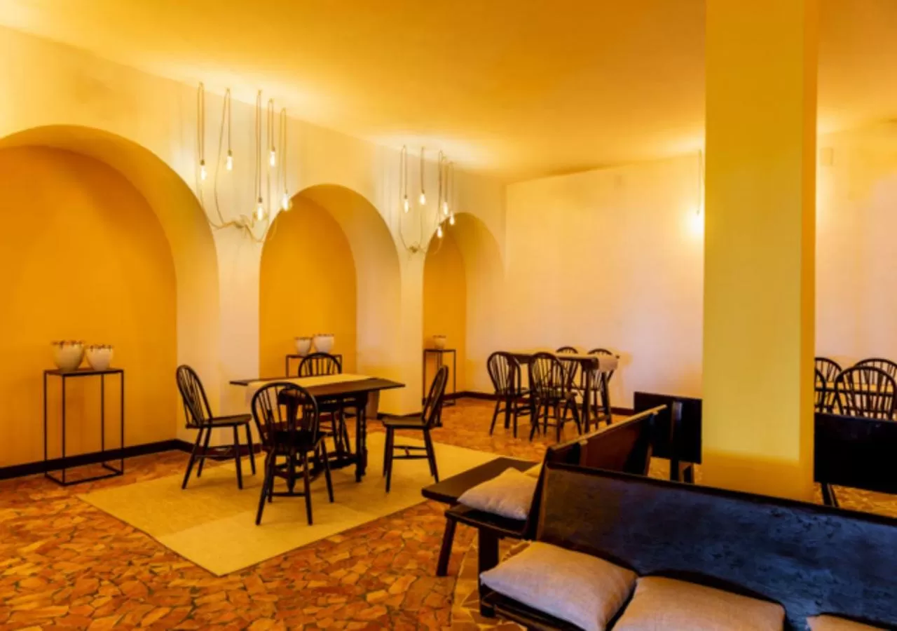 Library in Hotel Dei Pini