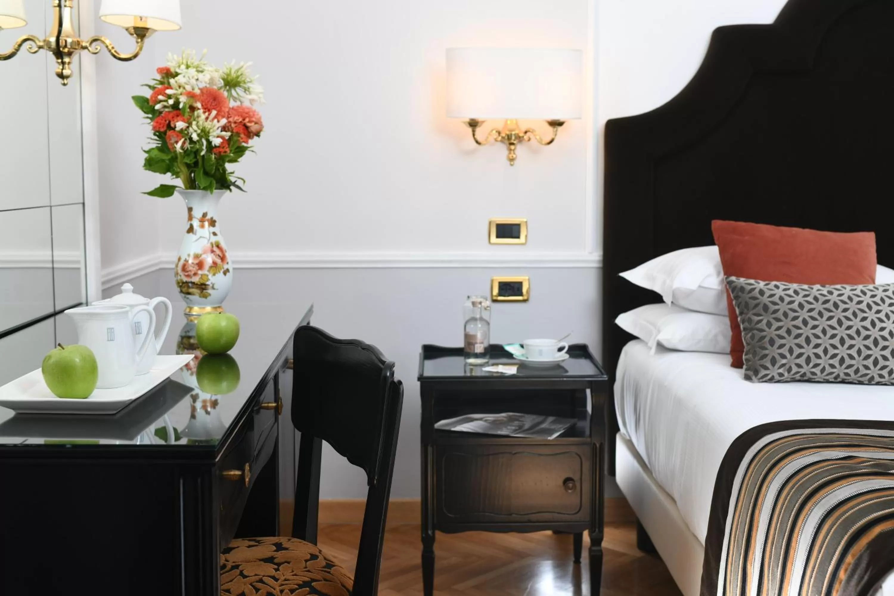 Other, Bed in Bettoja Hotel Massimo d'Azeglio