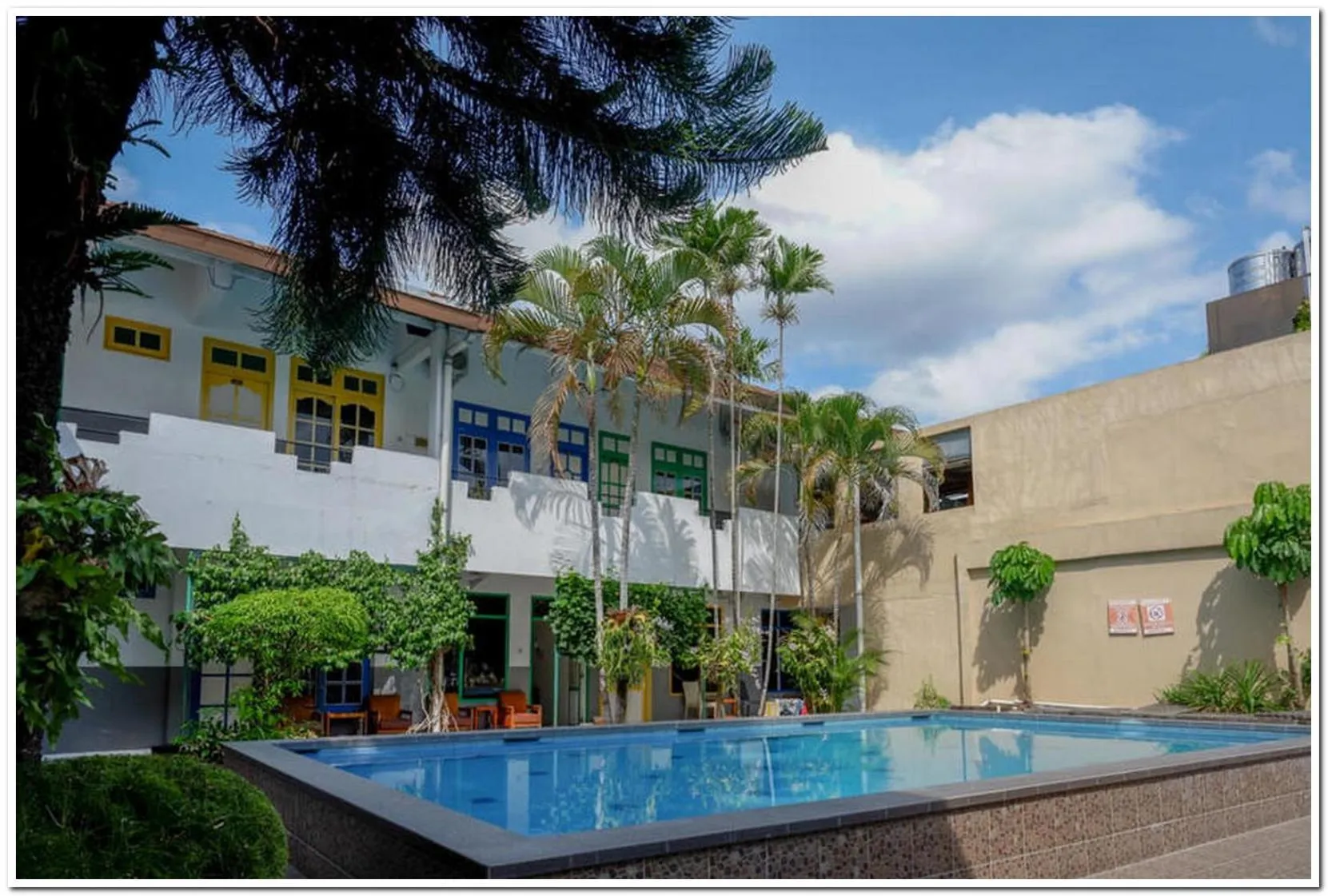 Swimming pool in RedDoorz @ Prawirotaman