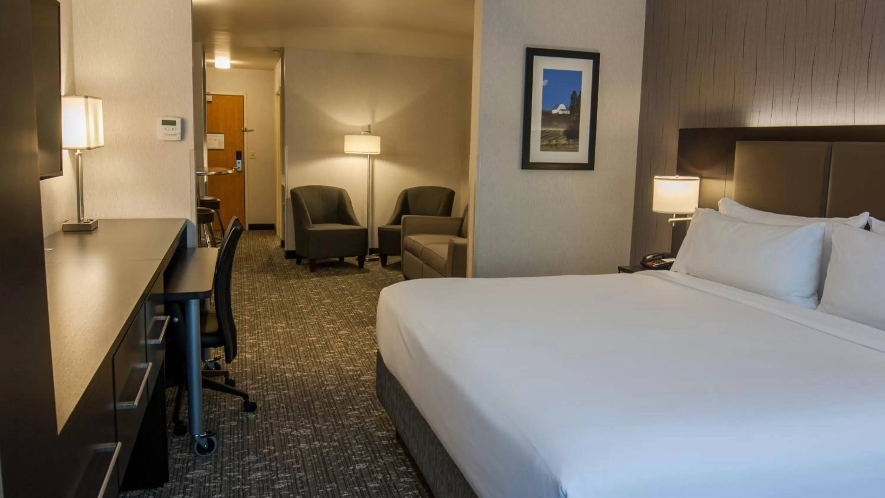 Photo of the whole room, Bed in Holiday Inn Express & Suites Cheney by IHG