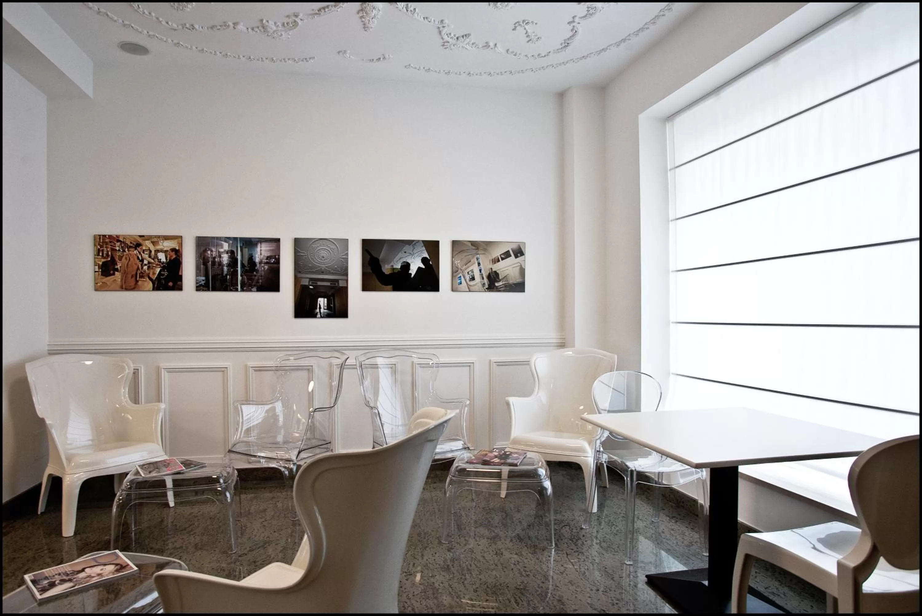 Lounge or bar in Hotel Plaza