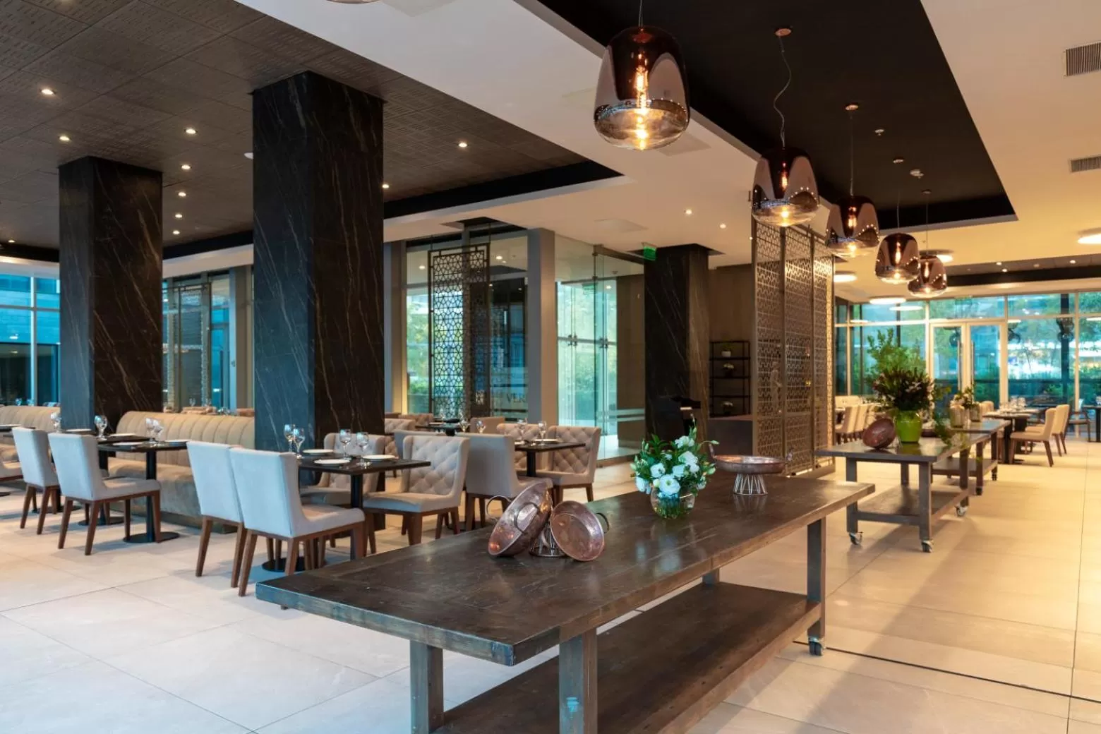 Restaurant/places to eat in Best Western Premier Marina Las Condes