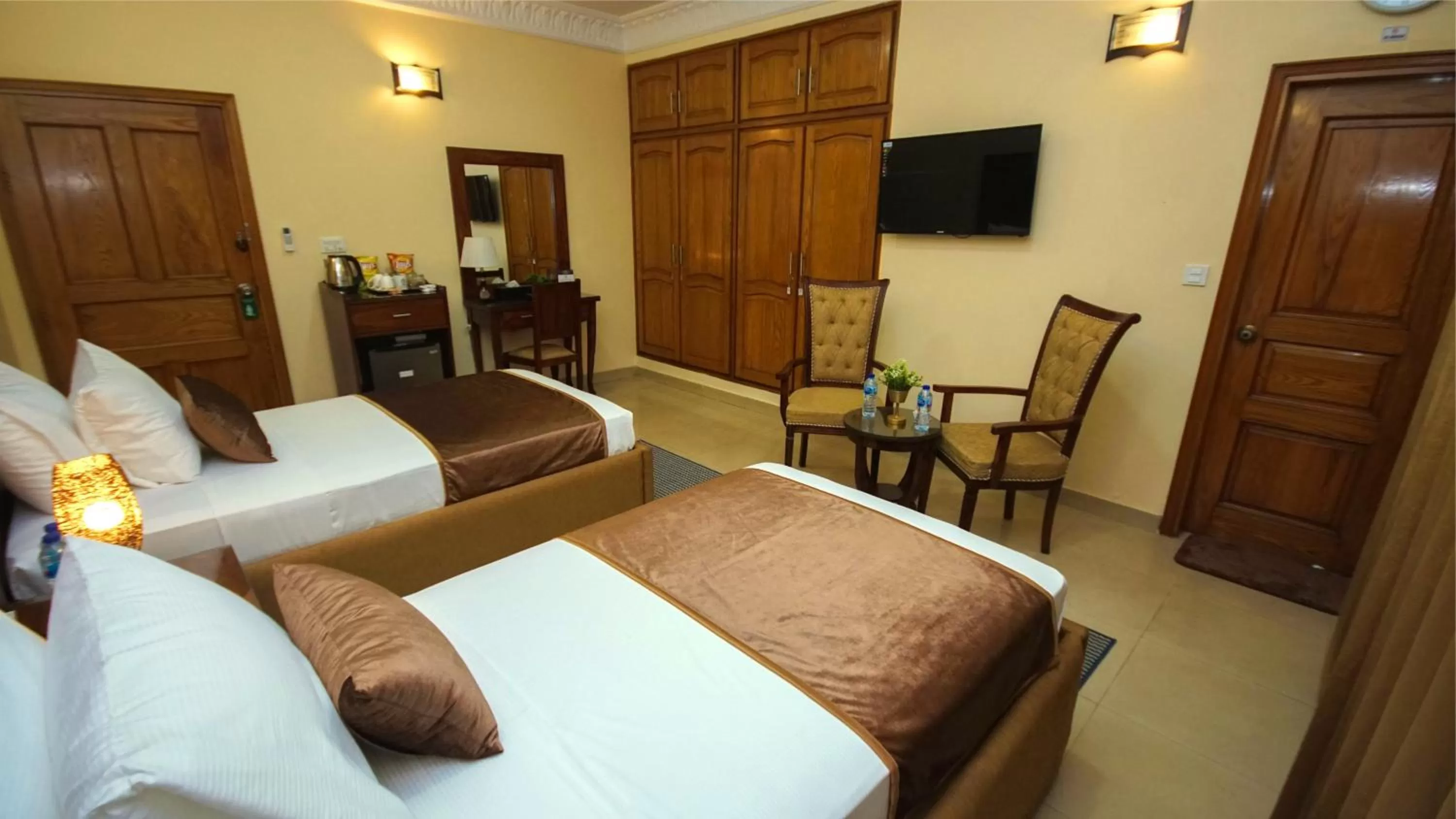 Bed in World Inn Karachi