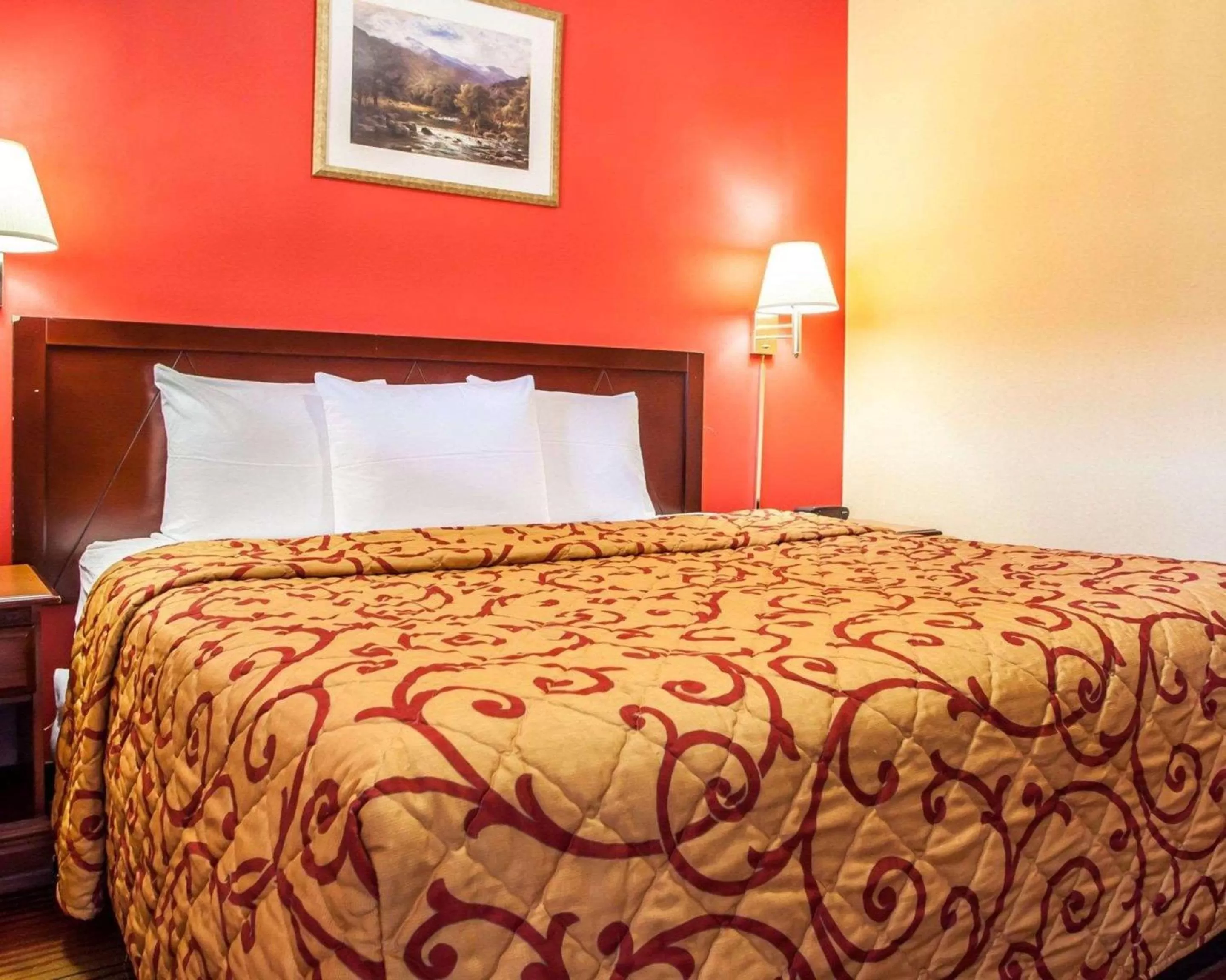 Photo of the whole room, Bed in Rodeway Inn