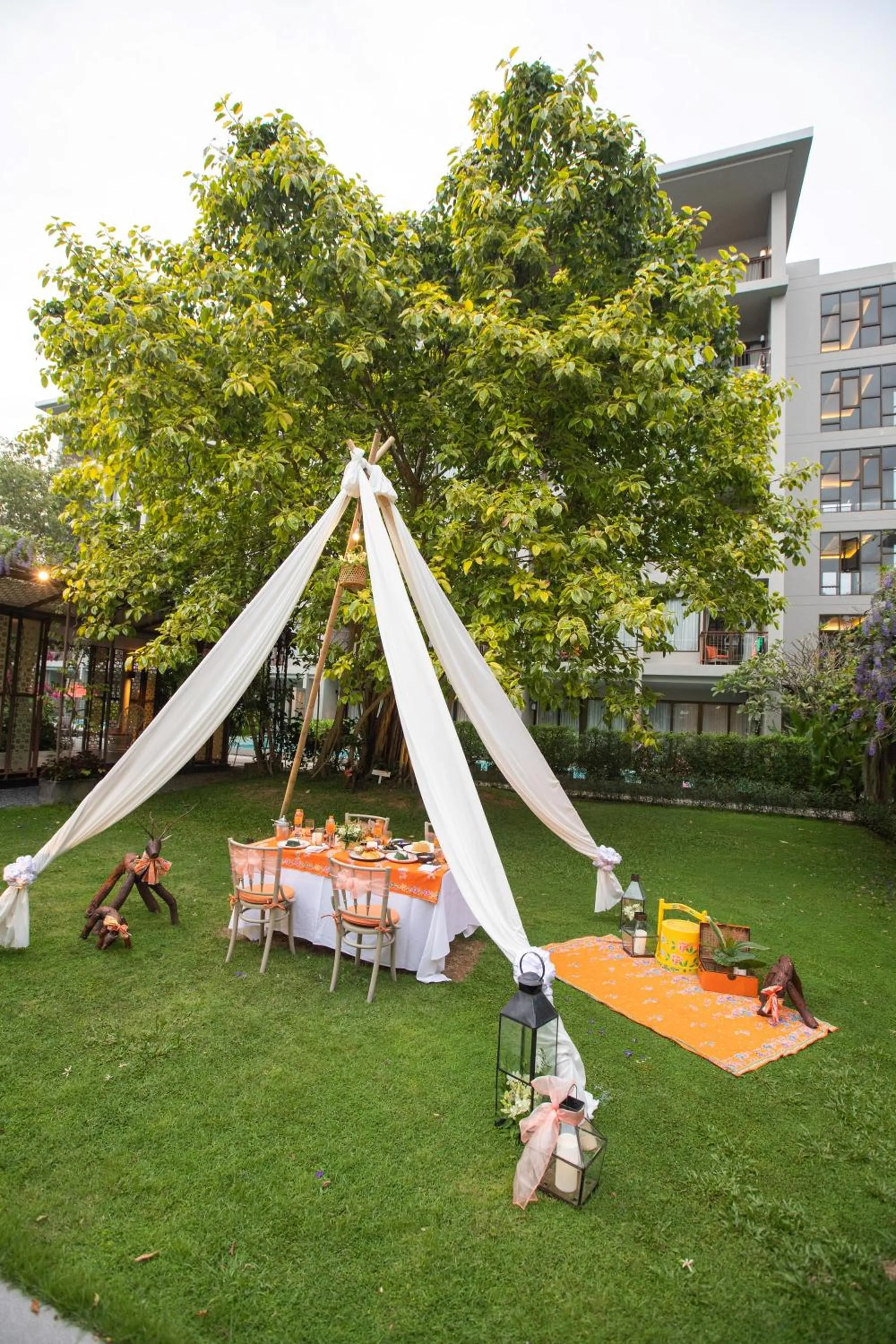 Restaurant/places to eat in Proud Phuket, Naiyang Beach