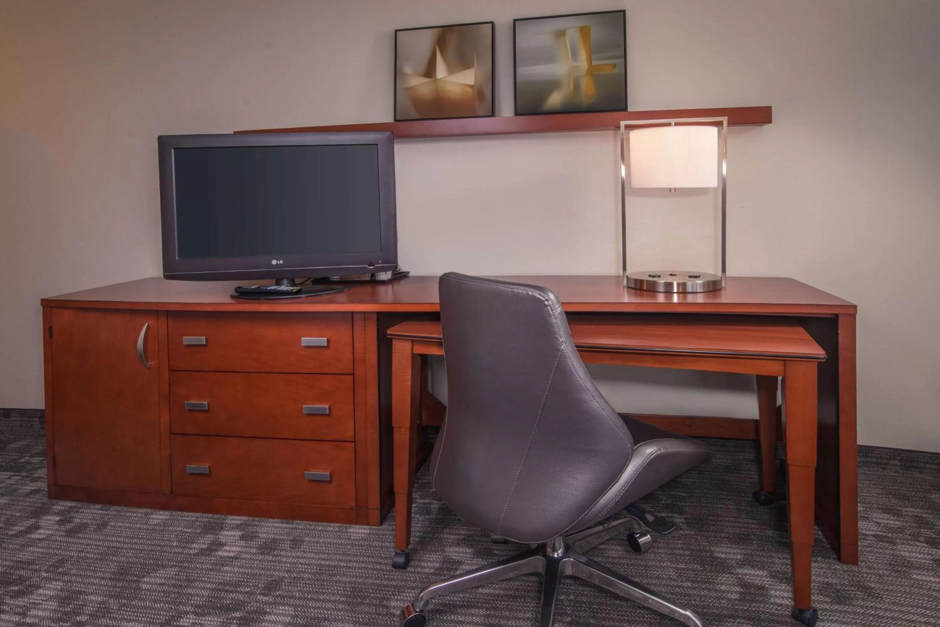 Queen Room with Two Queen Beds - Hearing Accessible in Sonesta Select Greenbelt College Park