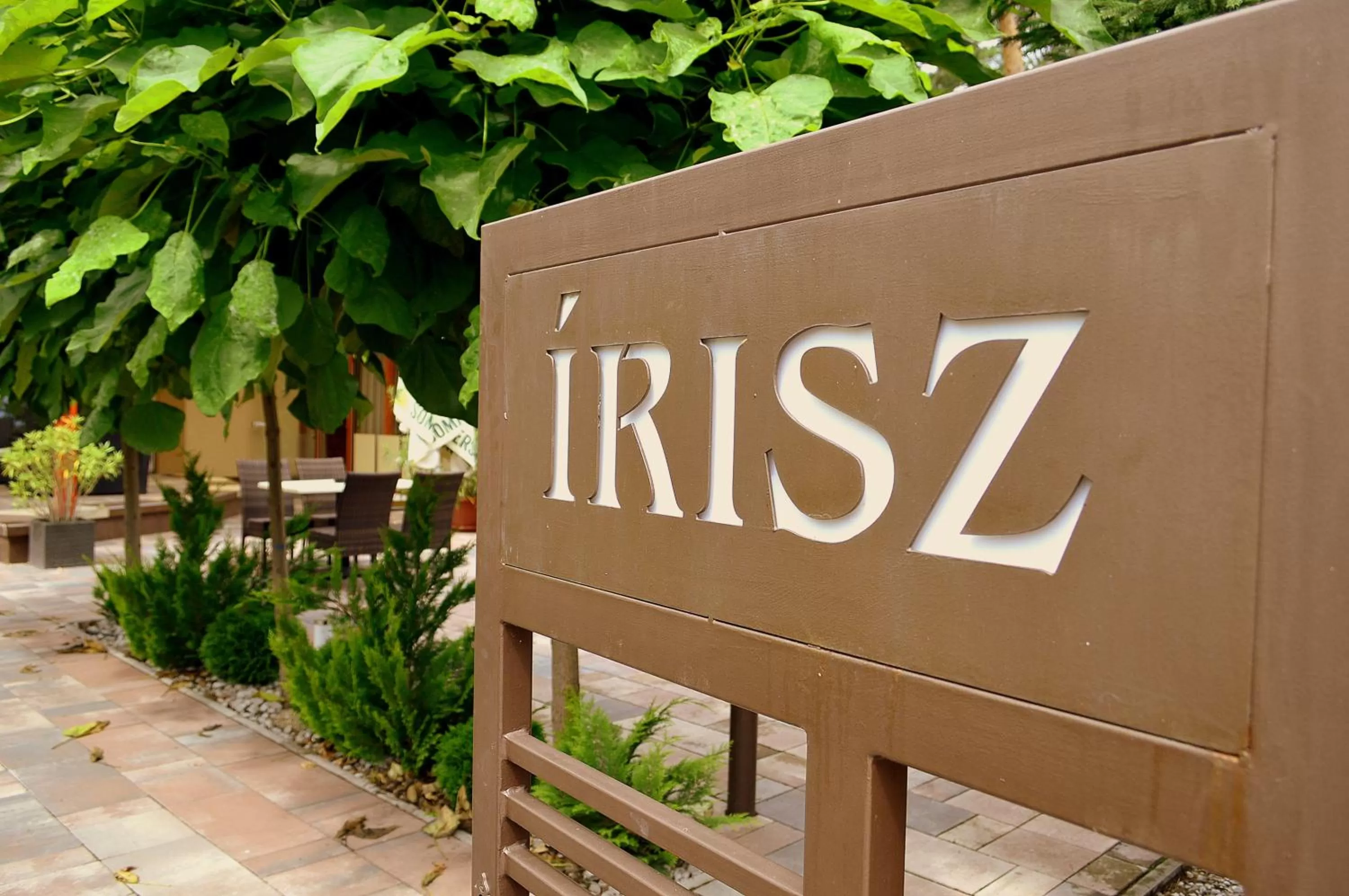 Hotel Írisz